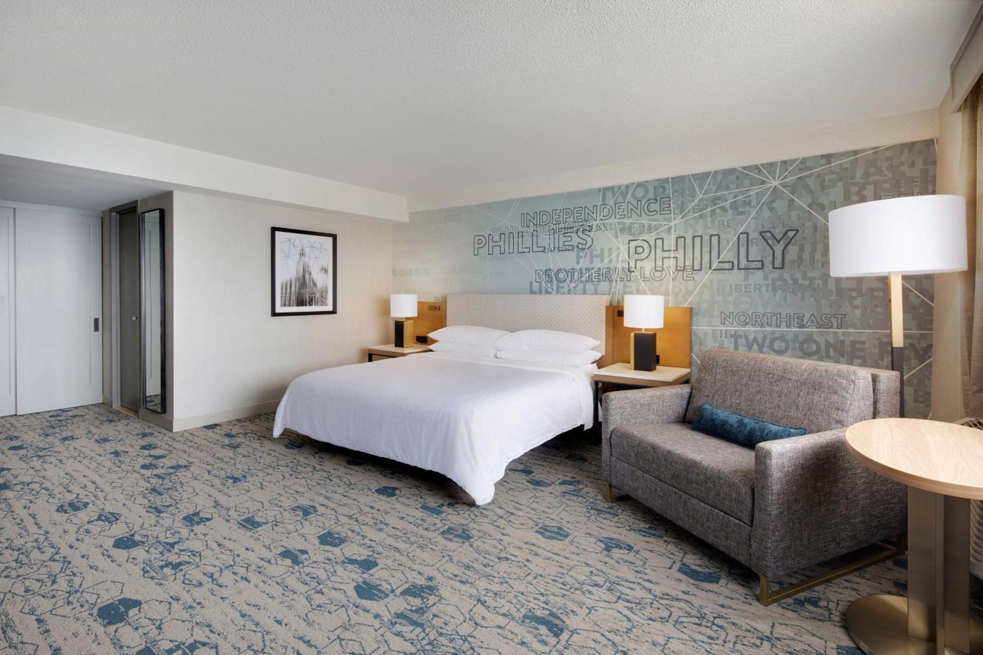 King Room with Adapted Tub - Mobility and Hearing Accessible,1643143042:JPEG