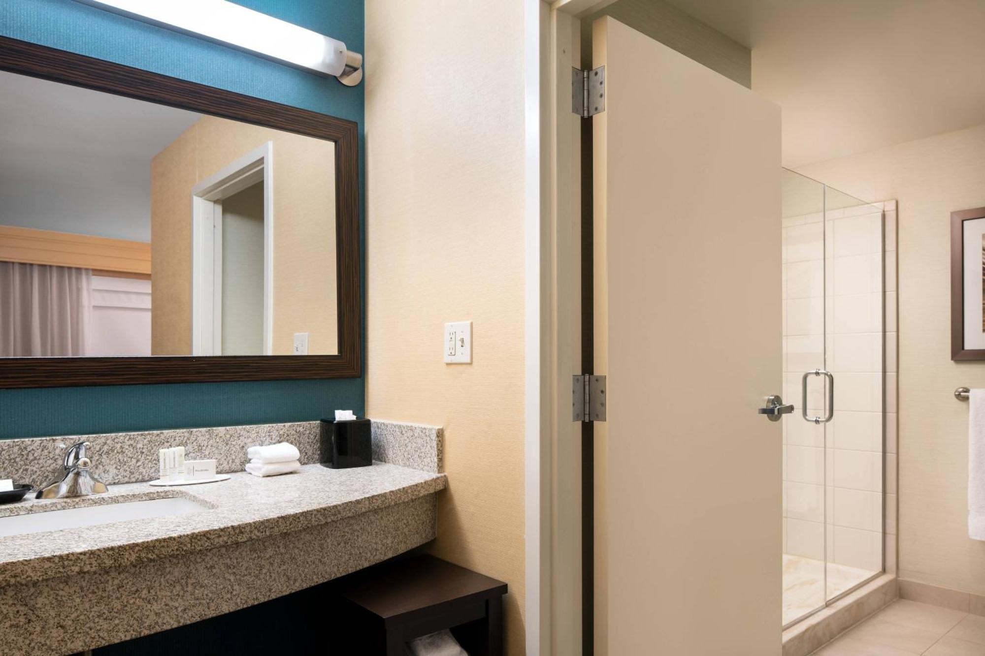 One-Bedroom King Suite Mountain View,1643151796:JPEG
