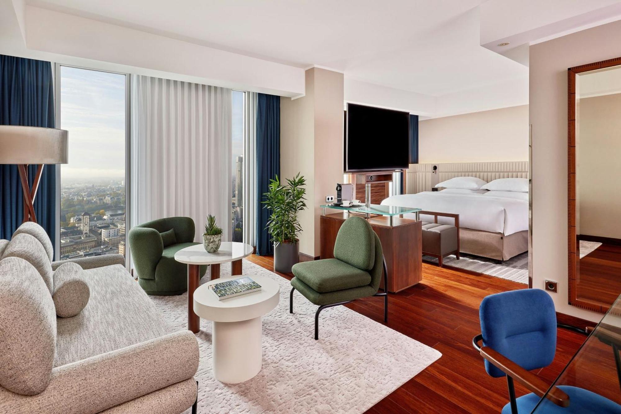 Junior King Suite,1643160426:JPEG