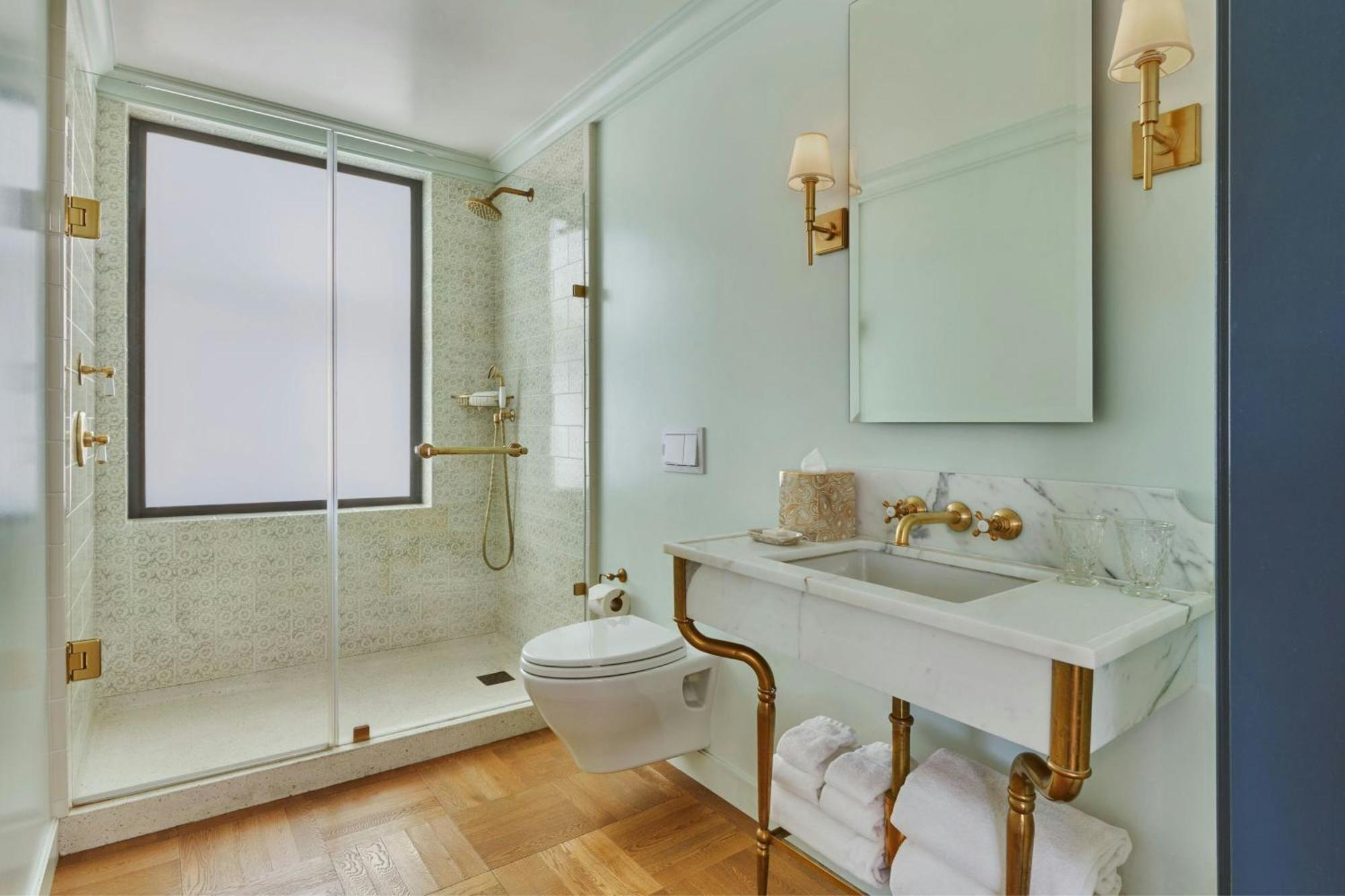 One-Bedroom Olive King Suite with City View