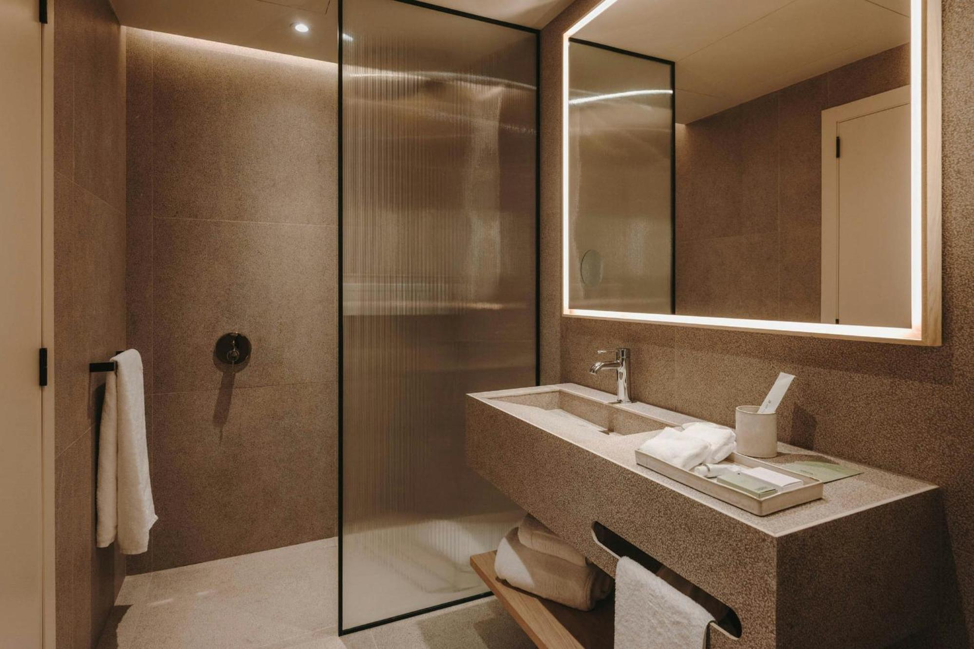 Suite met 1 Slaapkamer en Queensize Bed - Balkon - Uitzicht op Zee