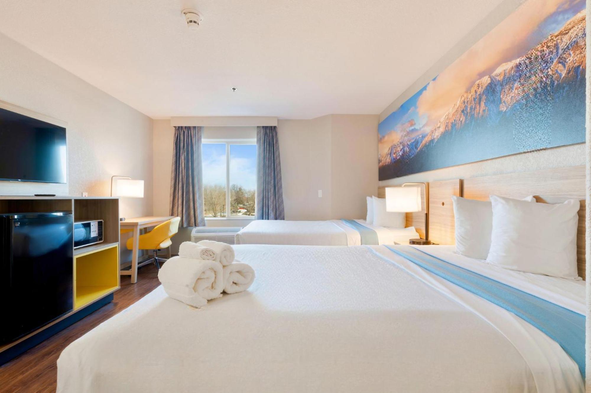 Queen Room with Two Queen Beds - Non-Smoking