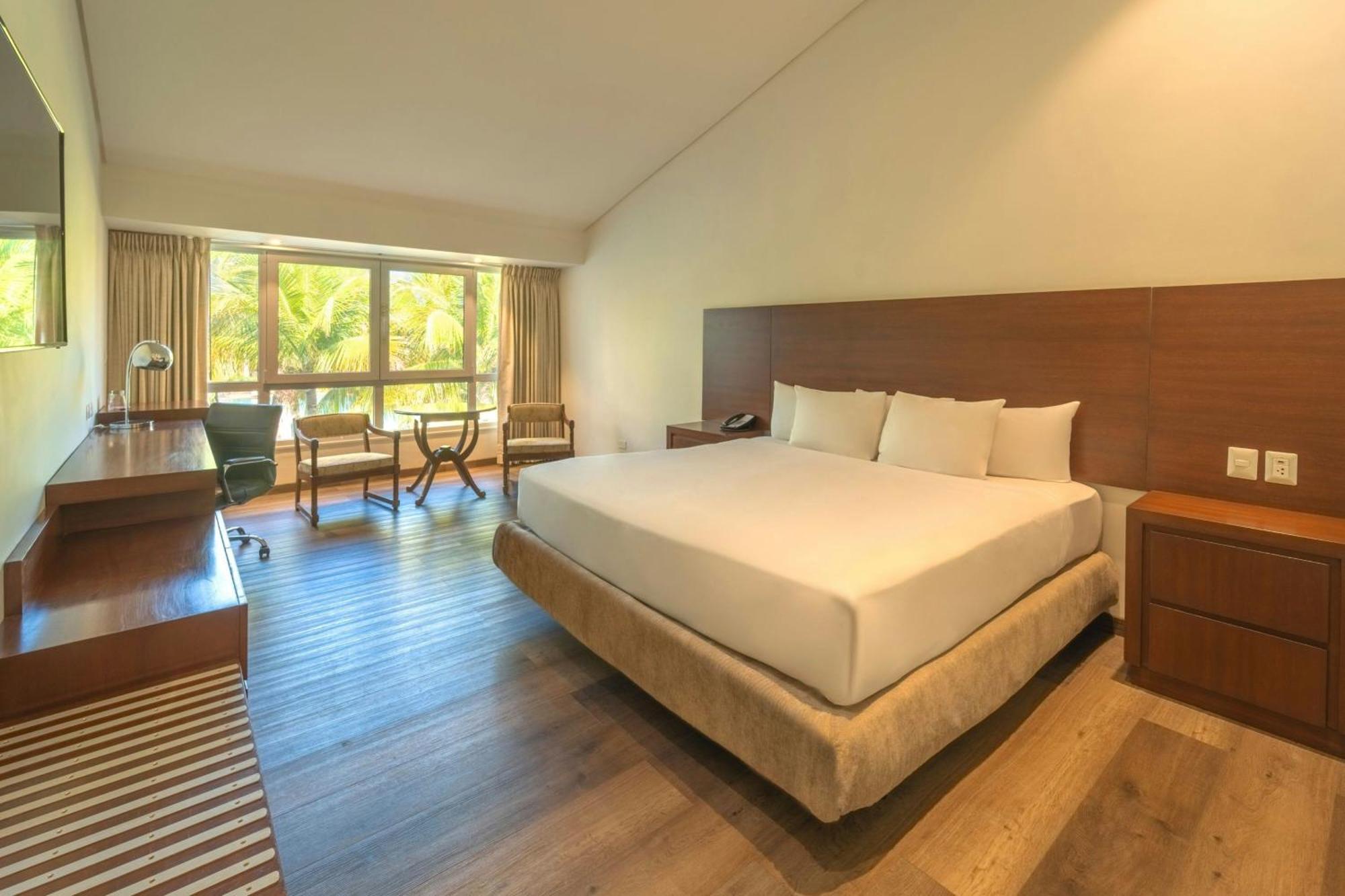 King Room Pool View,1643772524:JPEG