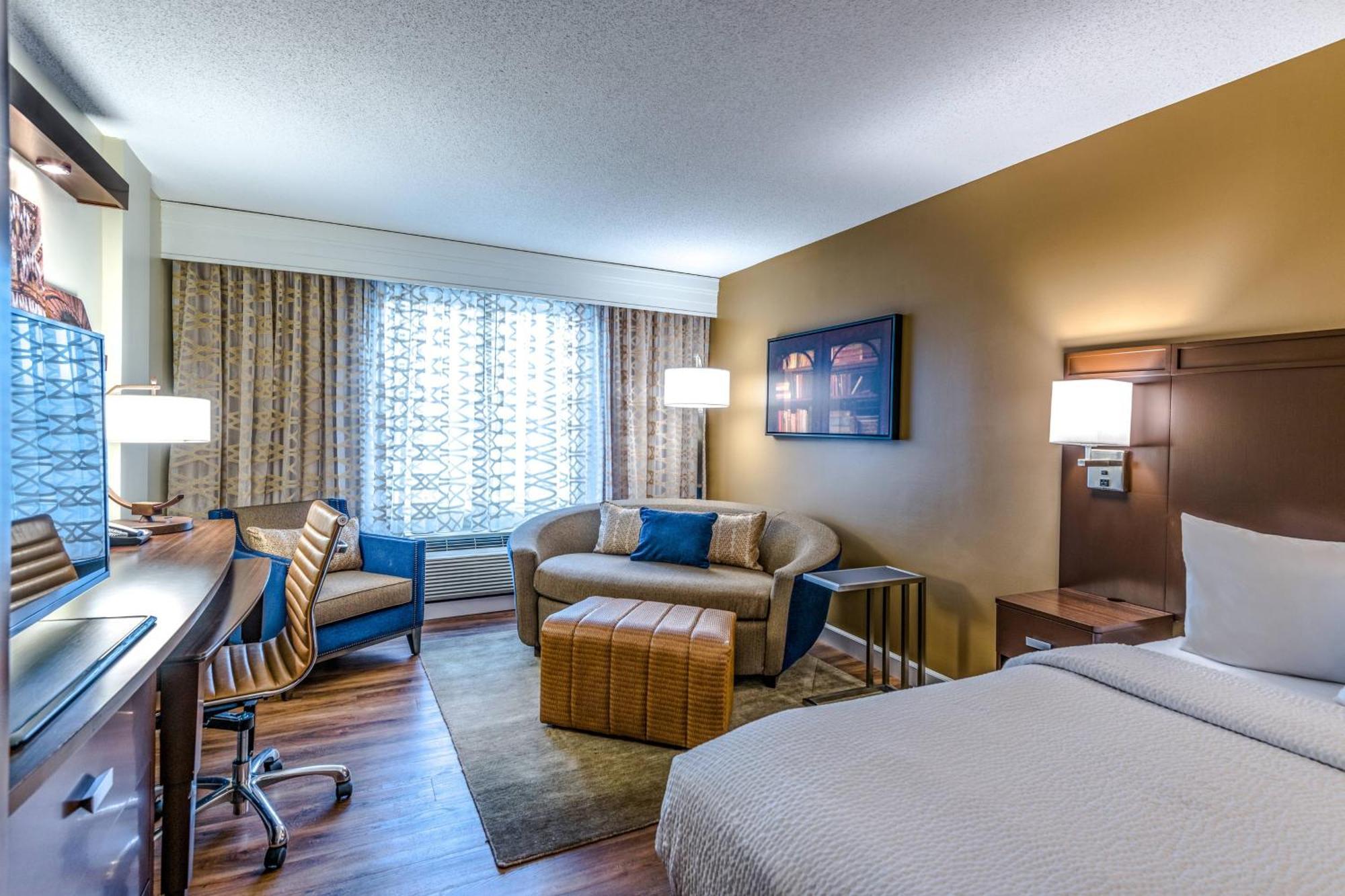 King Room with Sofa Bed and Balcony