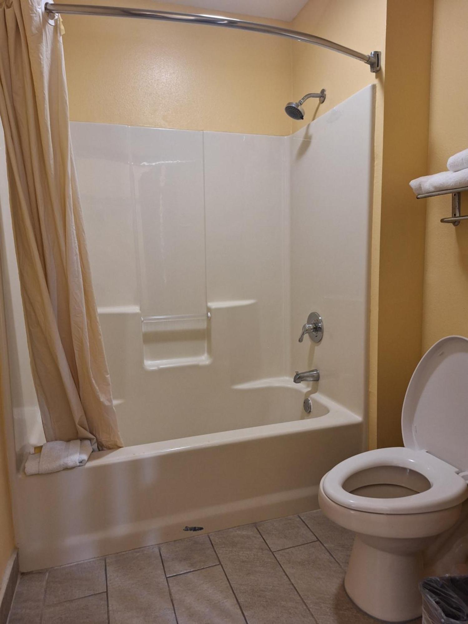 King Room - Second Floor/Non-Smoking