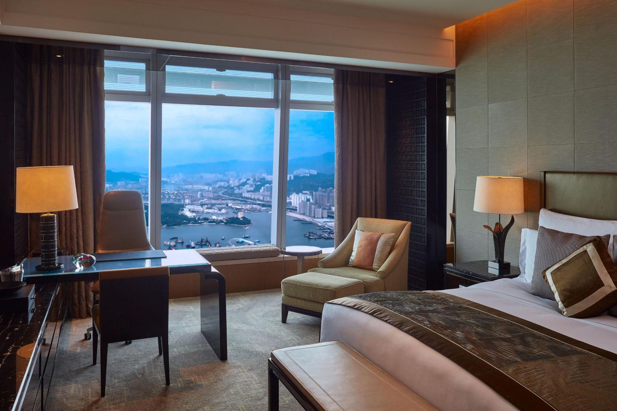 Club Deluxe Seaview Room with King Bed and Club Lounge Access,1646342304:JPEG