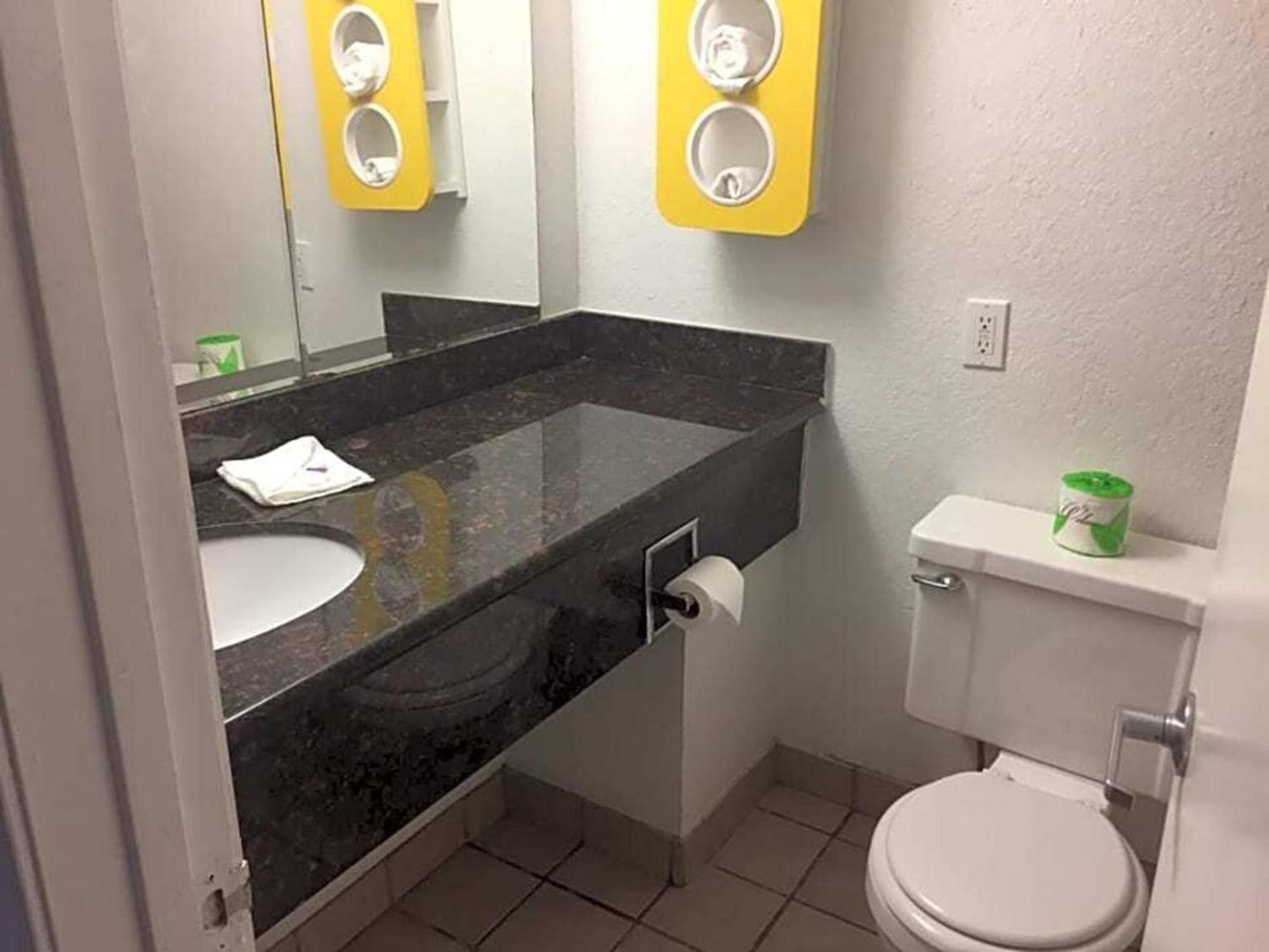 Deluxe Queen Room with Two Queen Beds - Non-Smoking,1645671012:JPEG