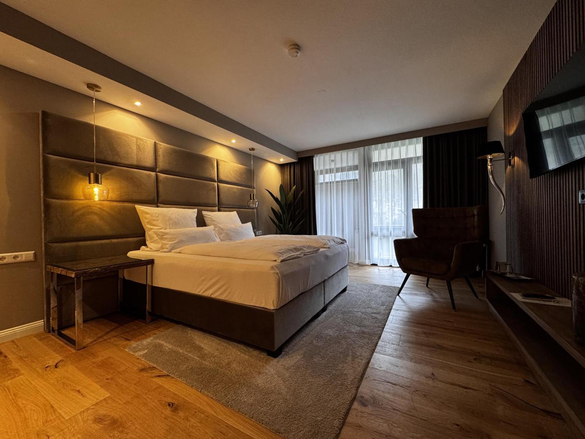 Superior King Room,1645675636:JPEG