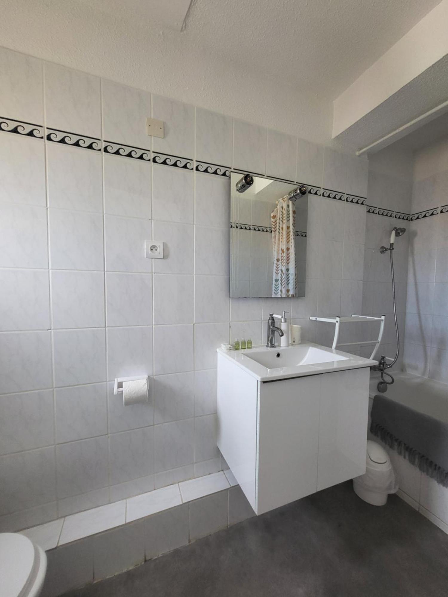 Chambre Triple avec Salle de Bains