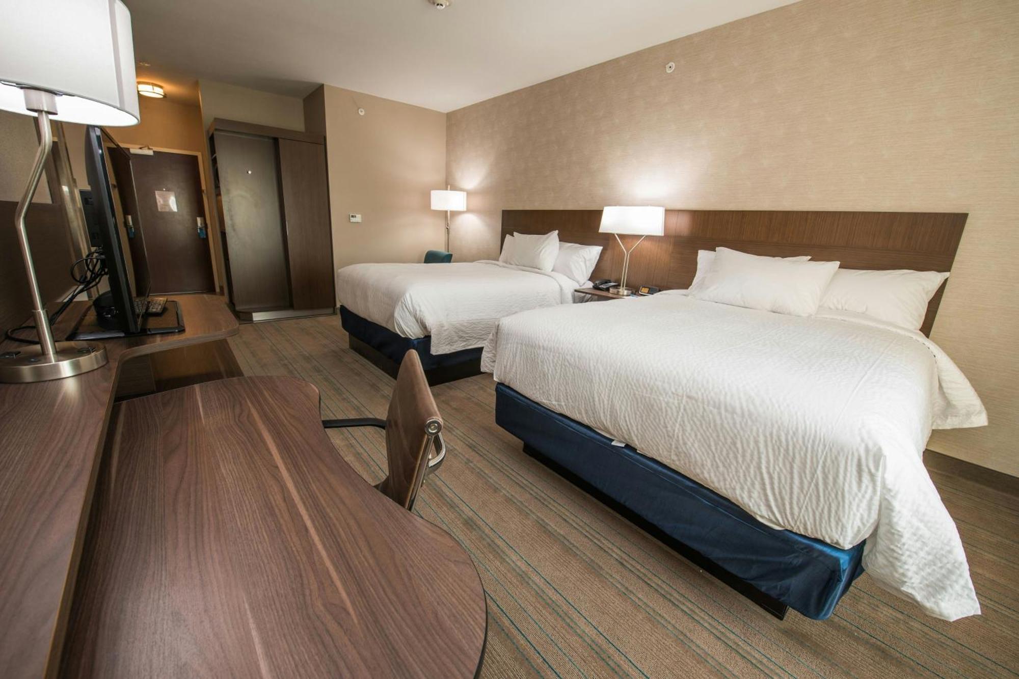 Queen Room with Two Queen Beds - Hearing Accessible
