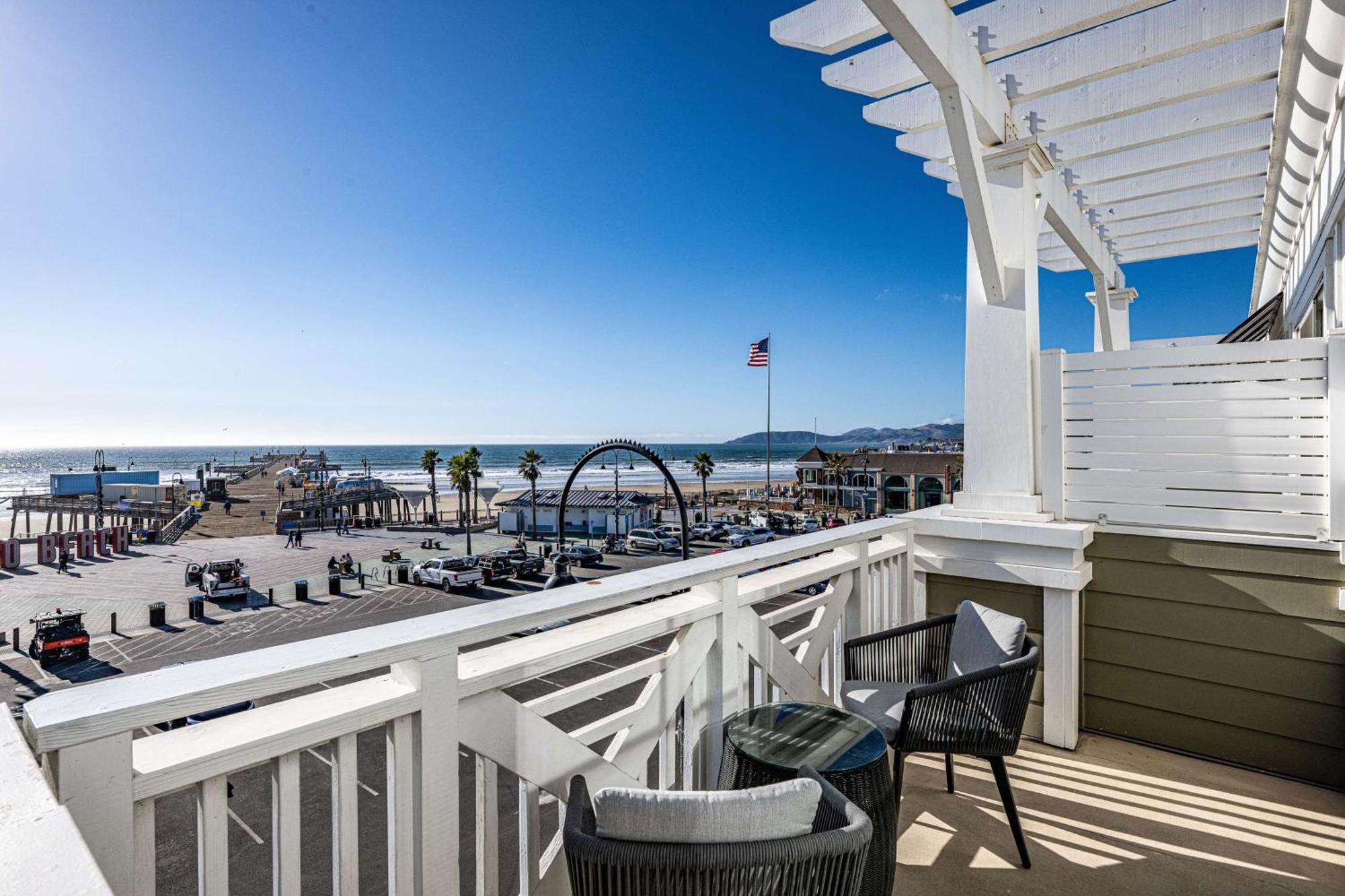 Superior King Room with Ocean View,1555948702:JPEG