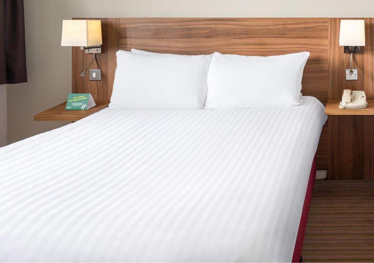 Standard King Room with Sofa Bed,1649012093:JPEG