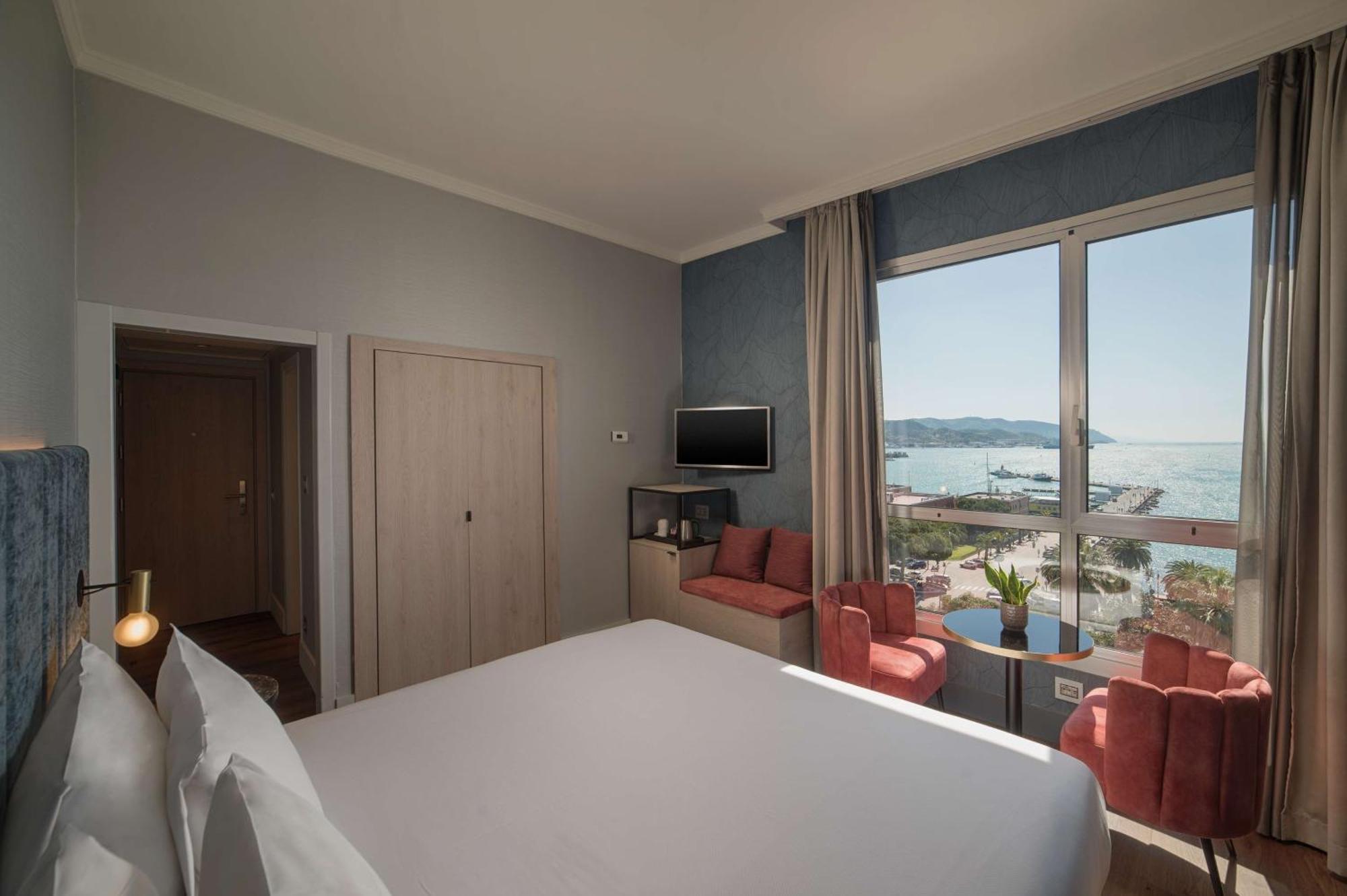 Superior Double or Twin Room with View,1649013976:JPEG