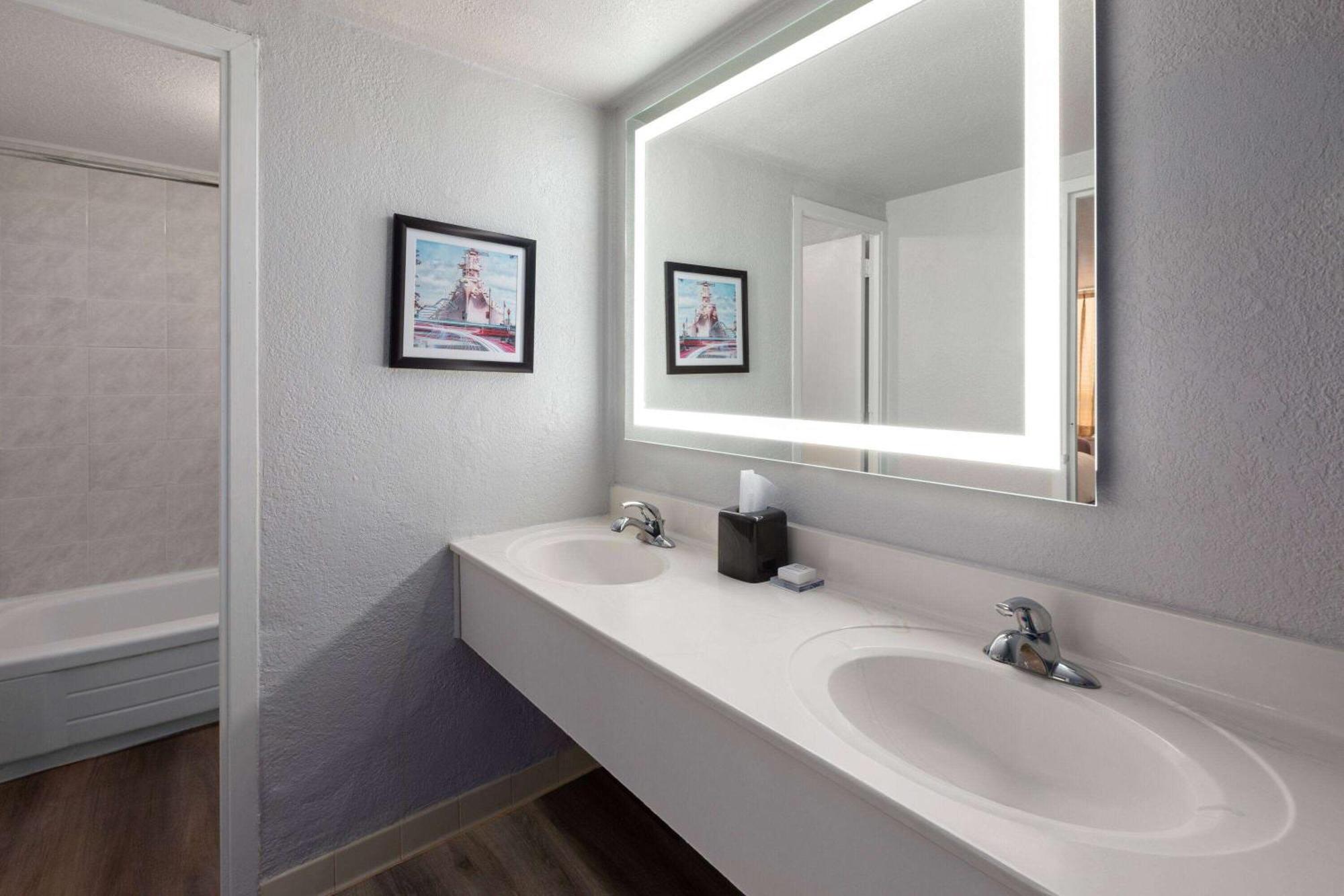 Two Double Beds Suite