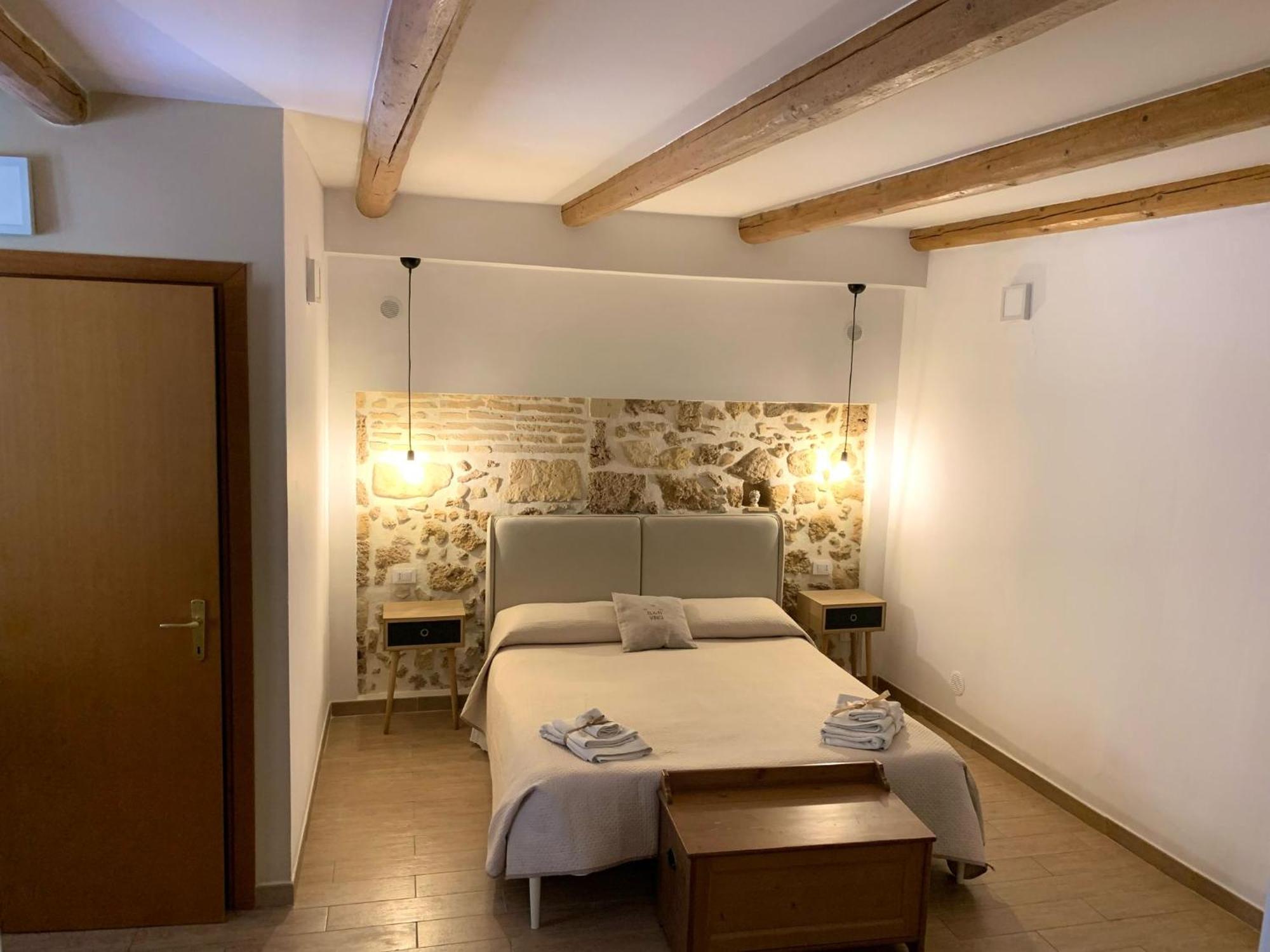 Double Room,1649921666:JPEG