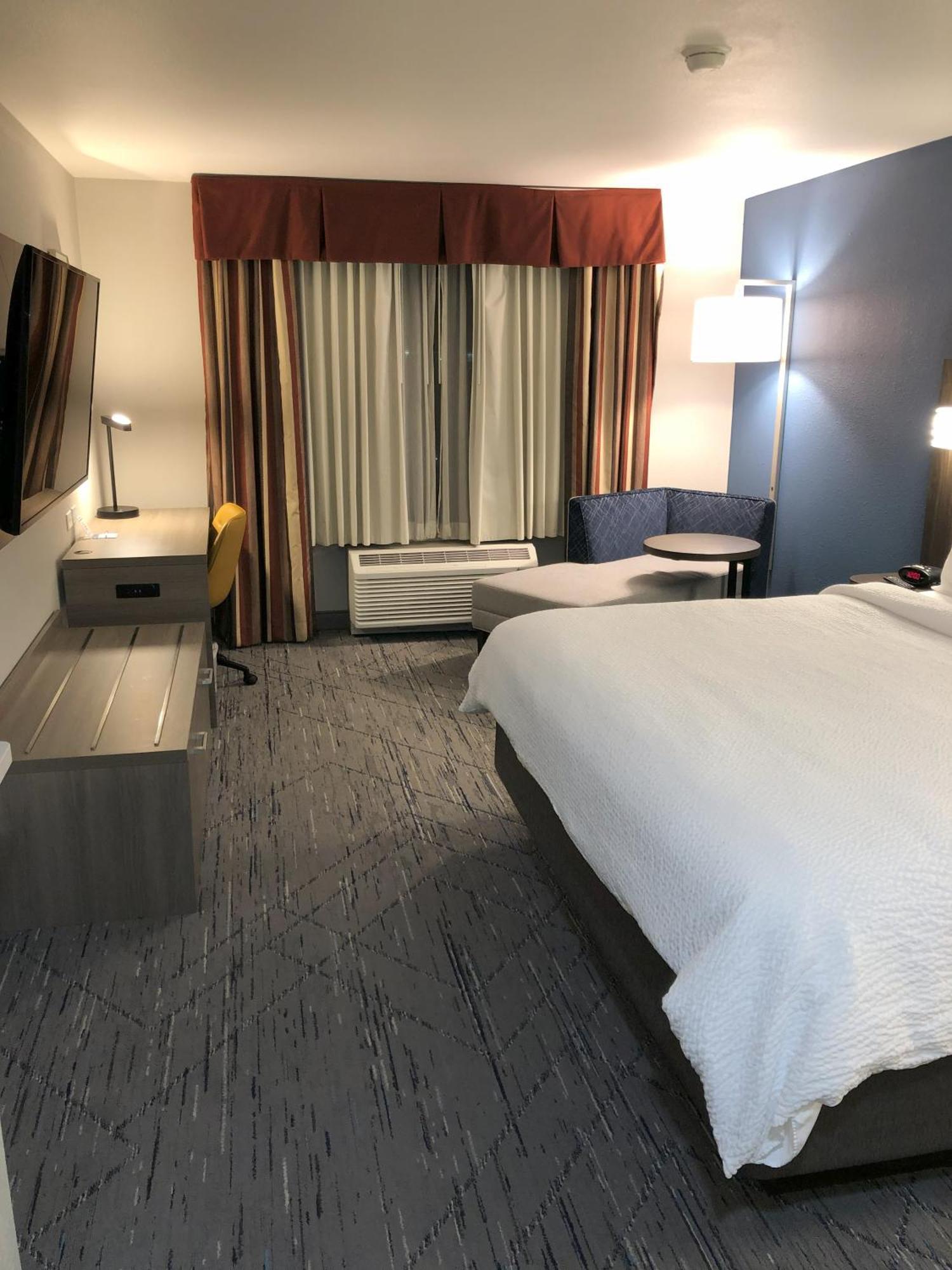 Standard King Room with Extra Space