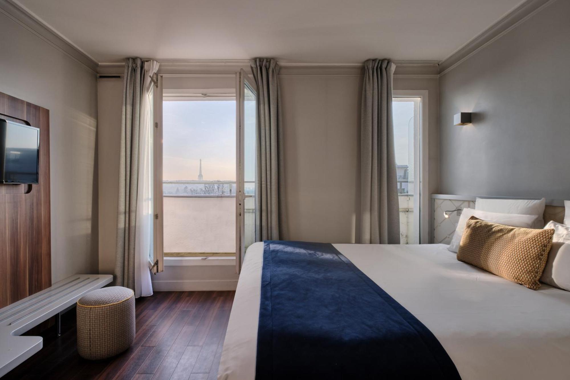 Chambre Double ou Lits Jumeaux avec Vue sur la Tour Eiffel
