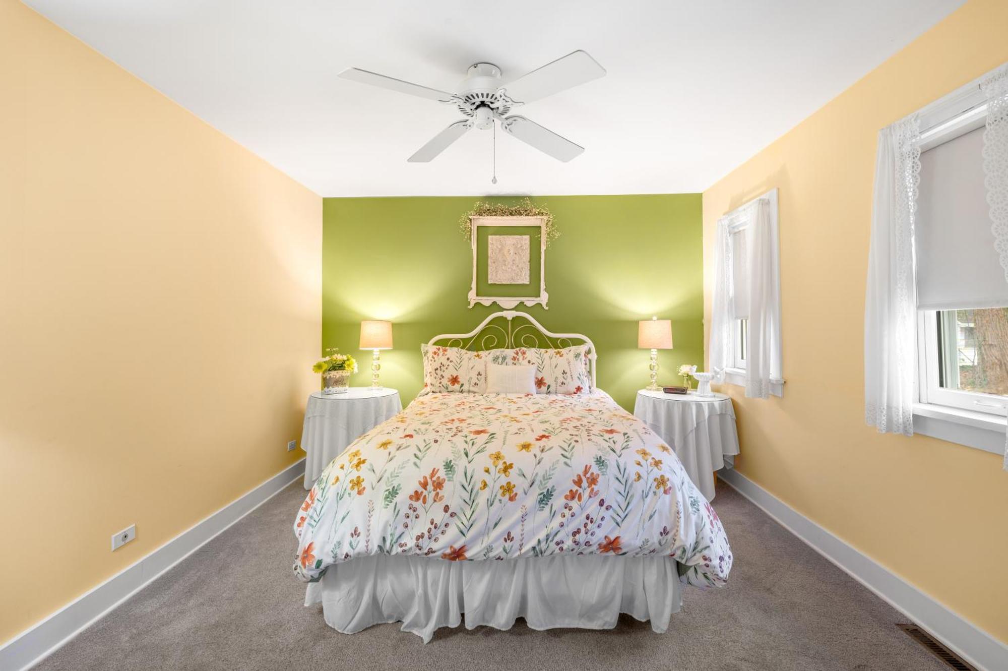 Queen Room - Spring