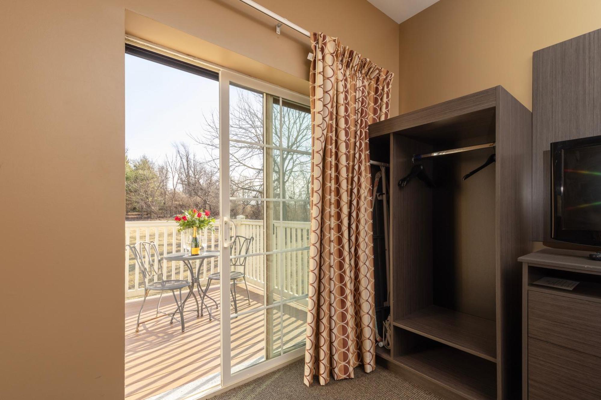 Deluxe Queen Room
