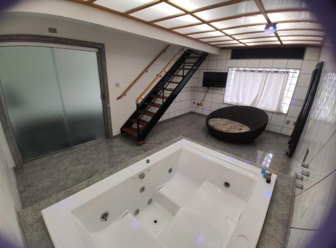Suíte Deluxe com Banheira de Hidromassagem