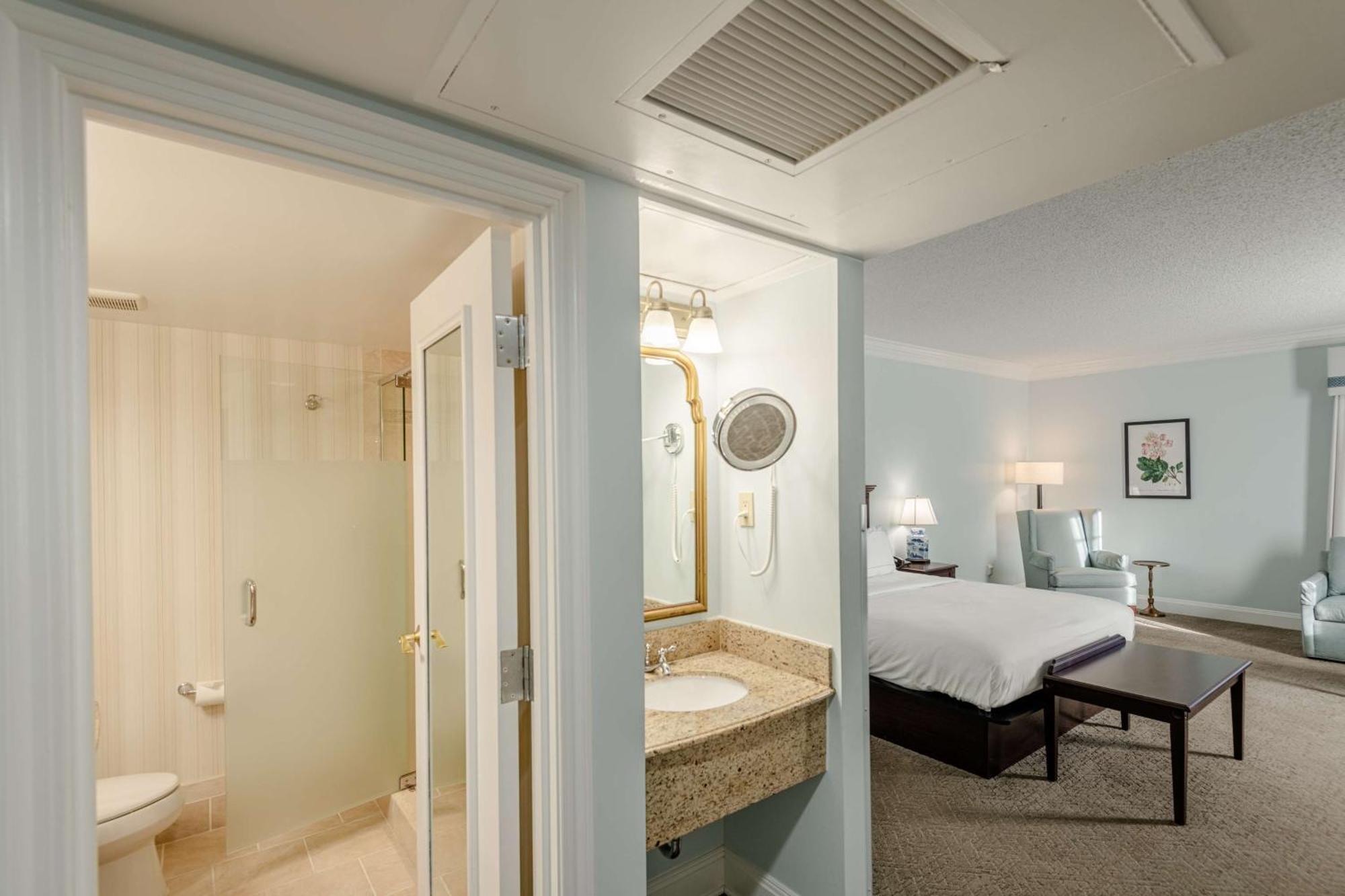 King Suite with Fireplace