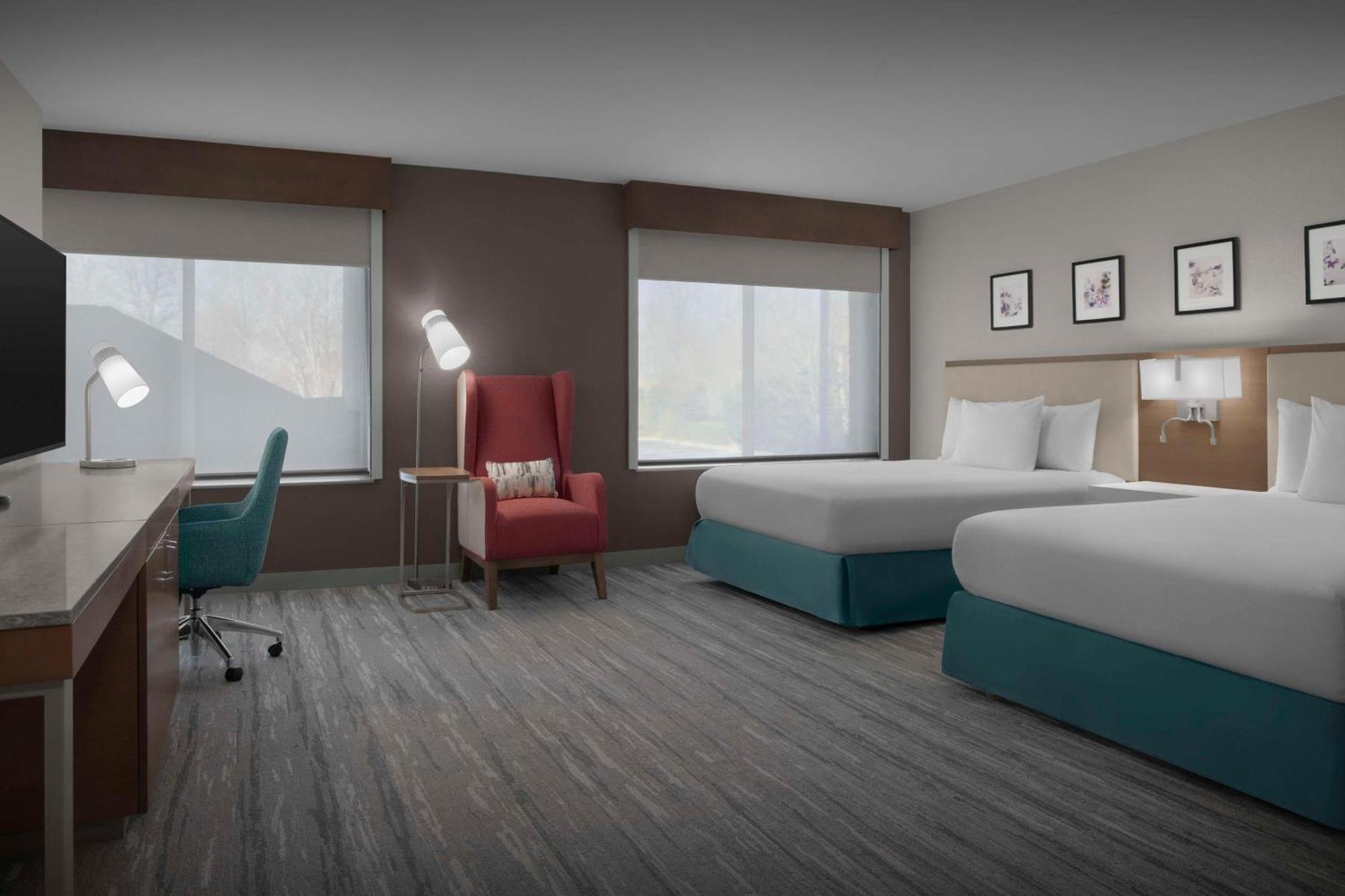 Queen Room with Two Queen Beds and Accessible Tub - Mobility Access