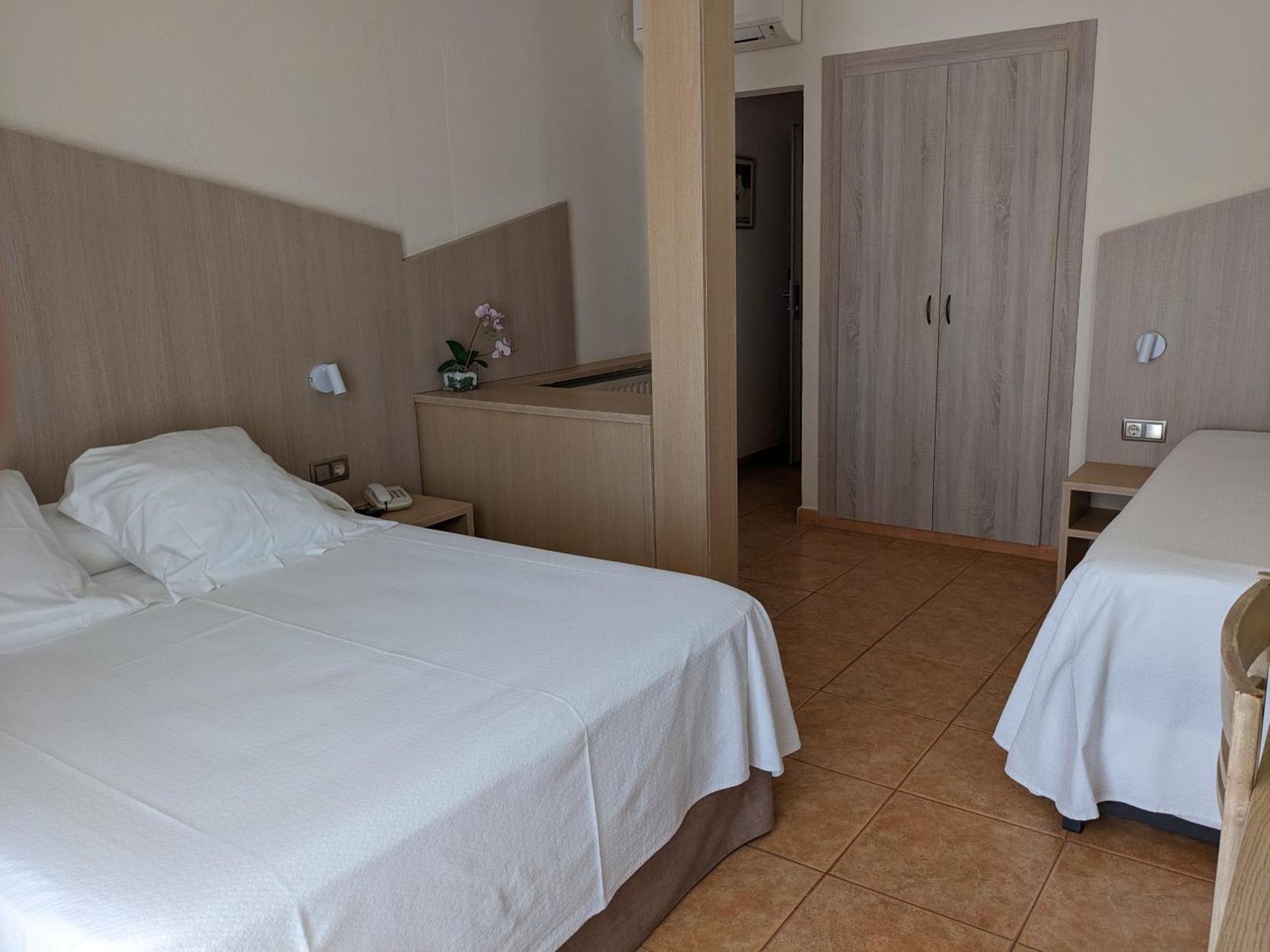 Habitación Doble con vistas al mar y terraza
