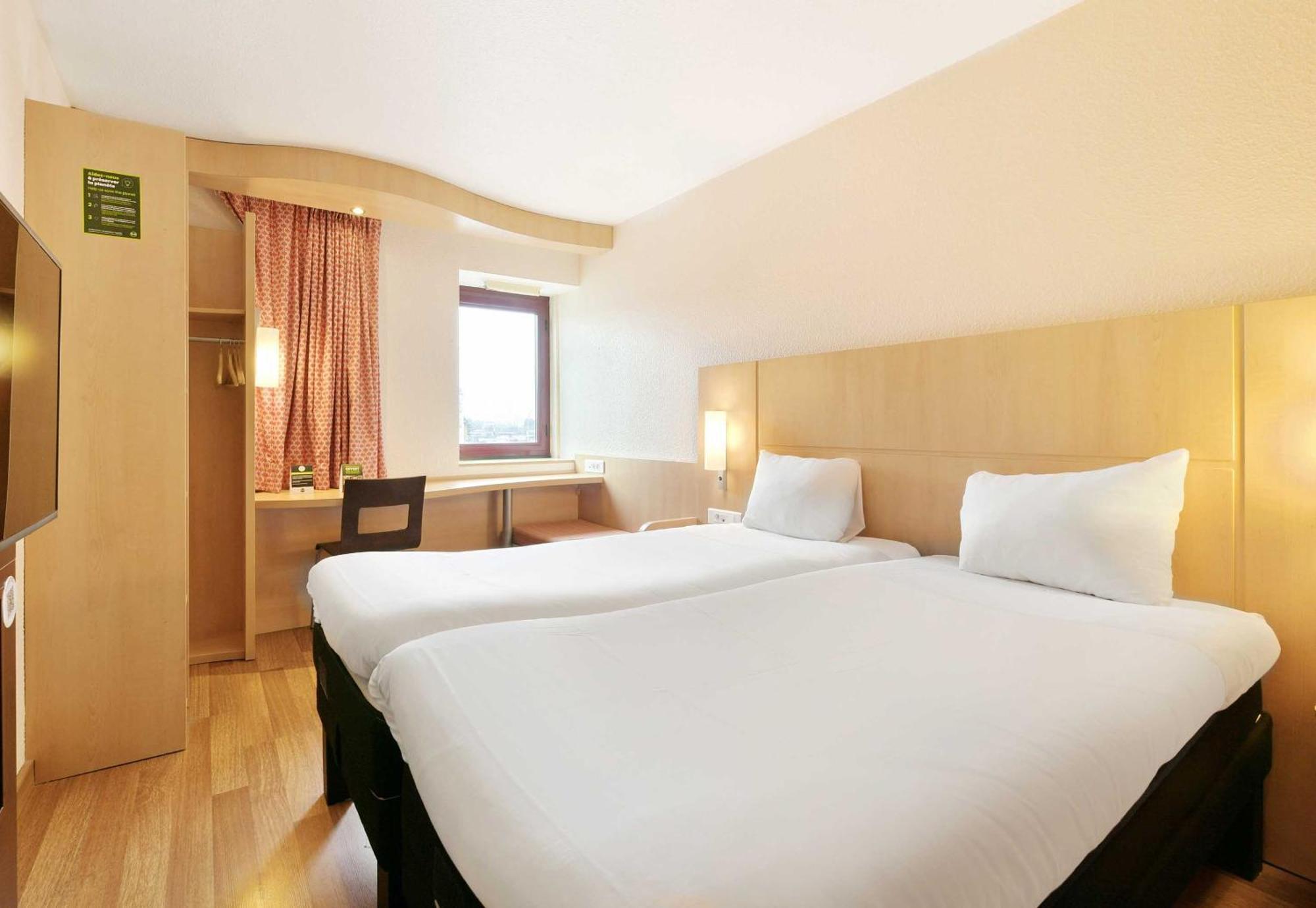 Twin Room,1680590720:JPEG