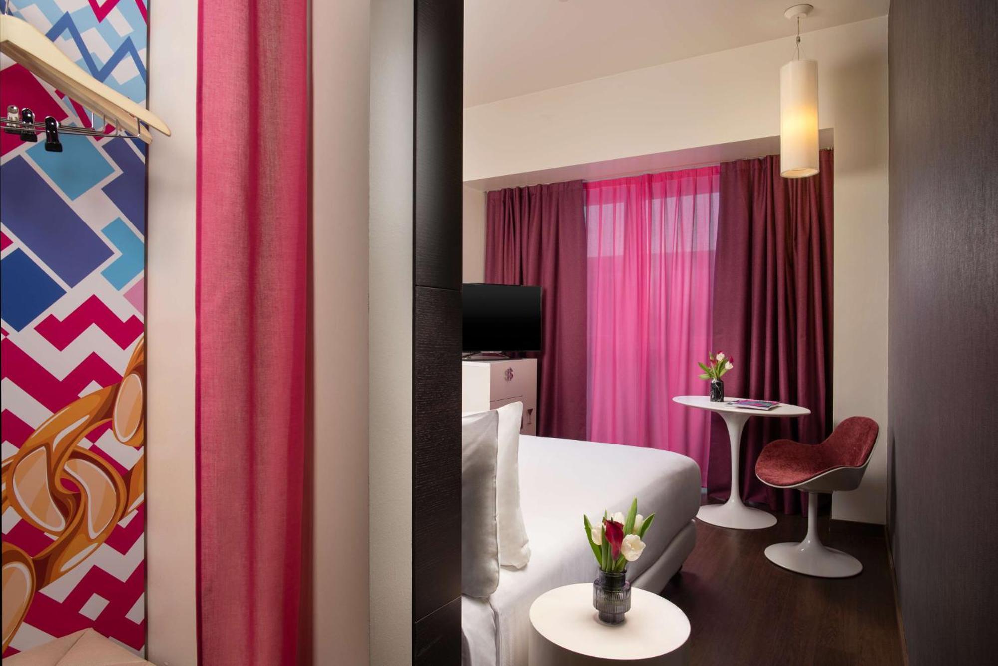 Doppel- oder Zweibettzimmer Nhow
