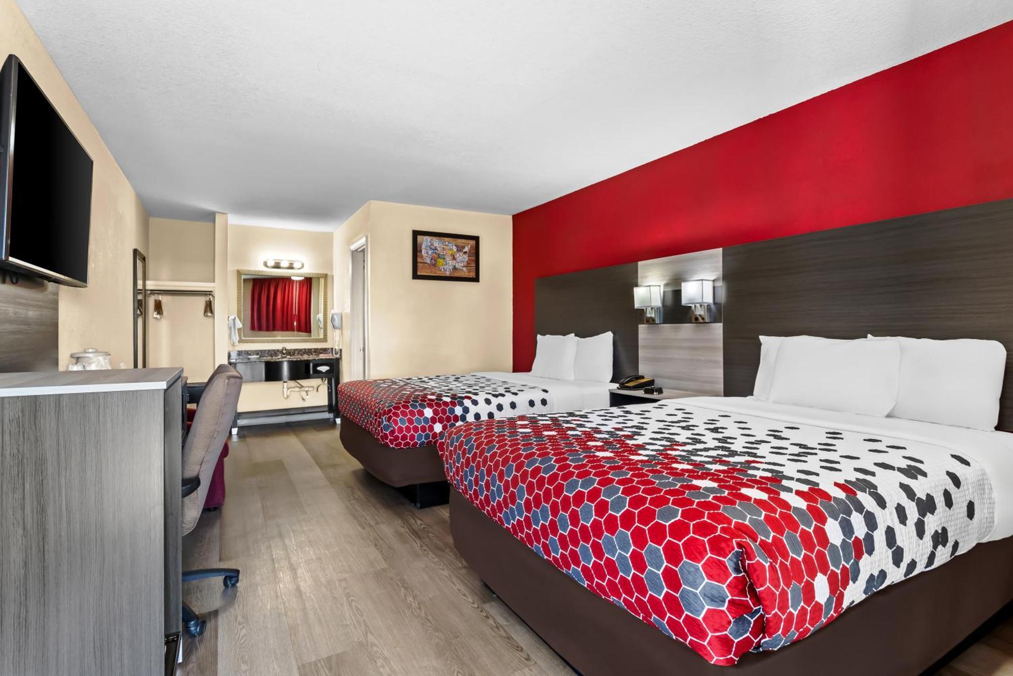 Queen Room with Two Queen Beds - Non Smoking