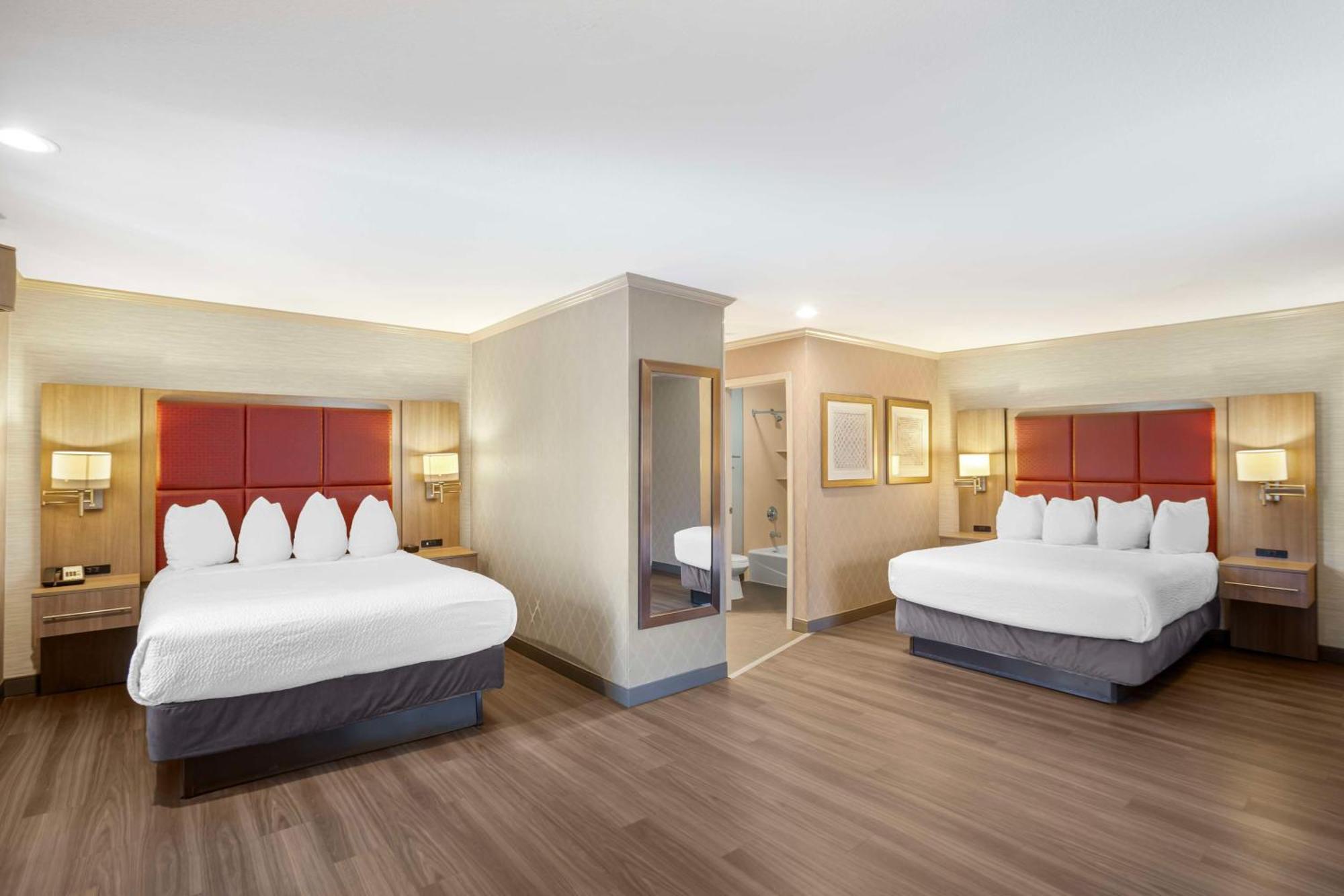 Large Queen Room with Two Queen Beds - Non-Smoking,1658794859:JPEG