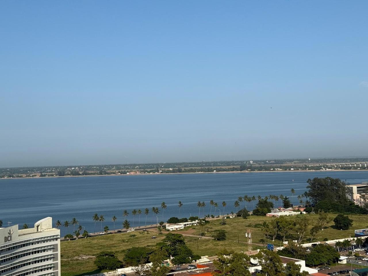 Quarto Superior com 2 Camas de Solteiro e Vista do Mar