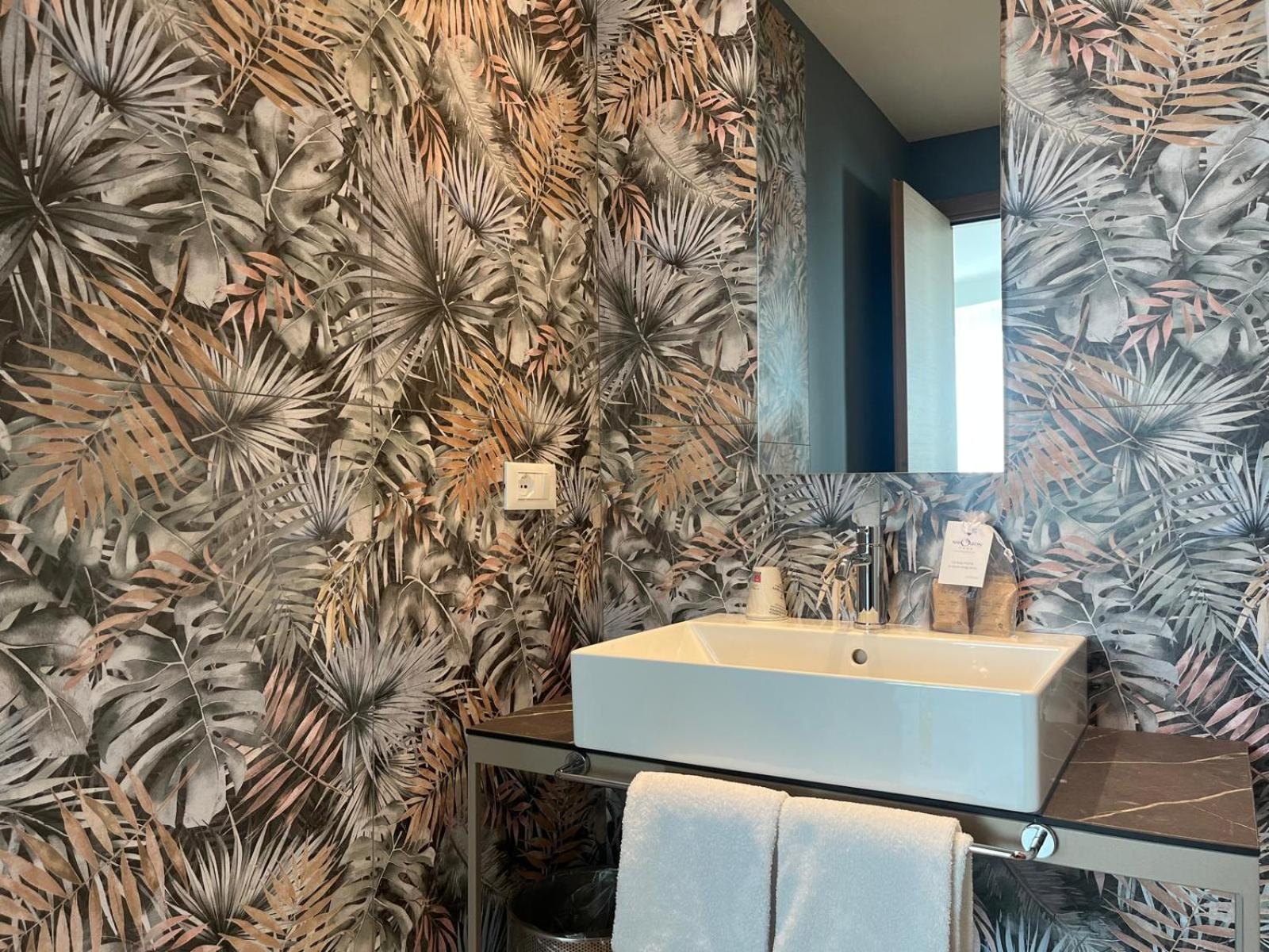 Camera Superior Matrimoniale/Doppia con Letti Singoli con Vista Città