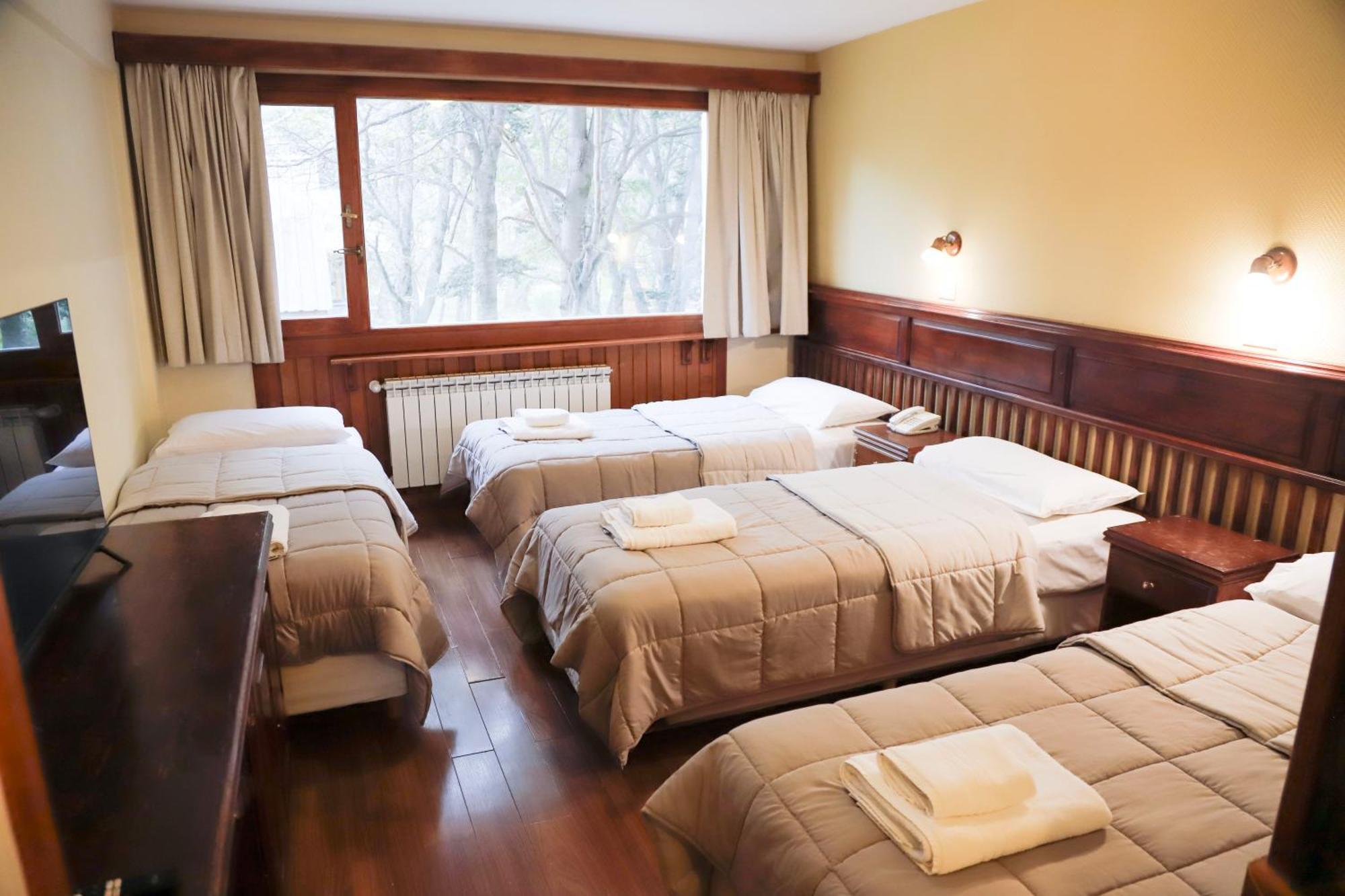 Quarto Quádruplo com Vista do Jardim