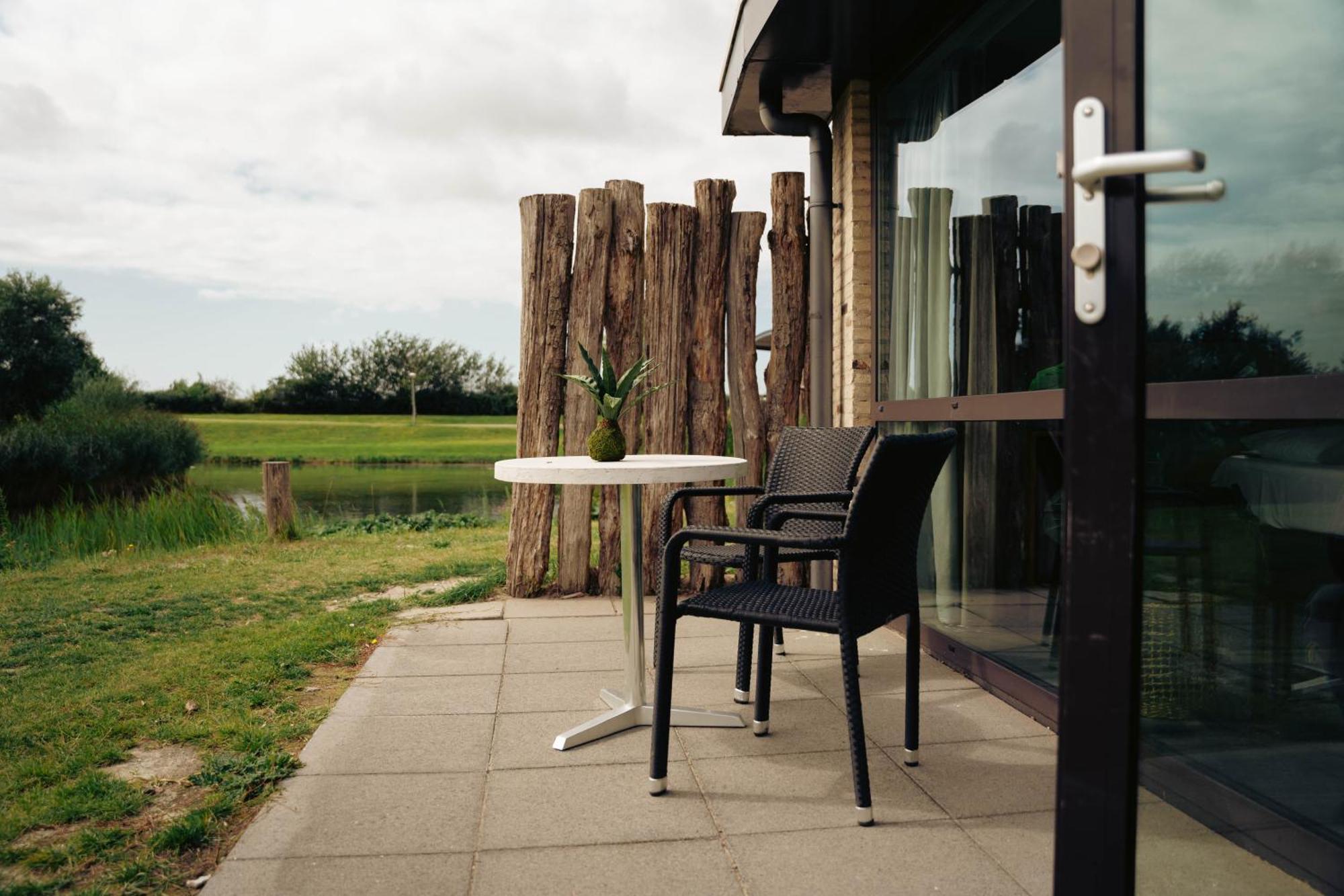 Standaard Tweepersoonskamer met Terras (Huisdieren niet toegestaan)