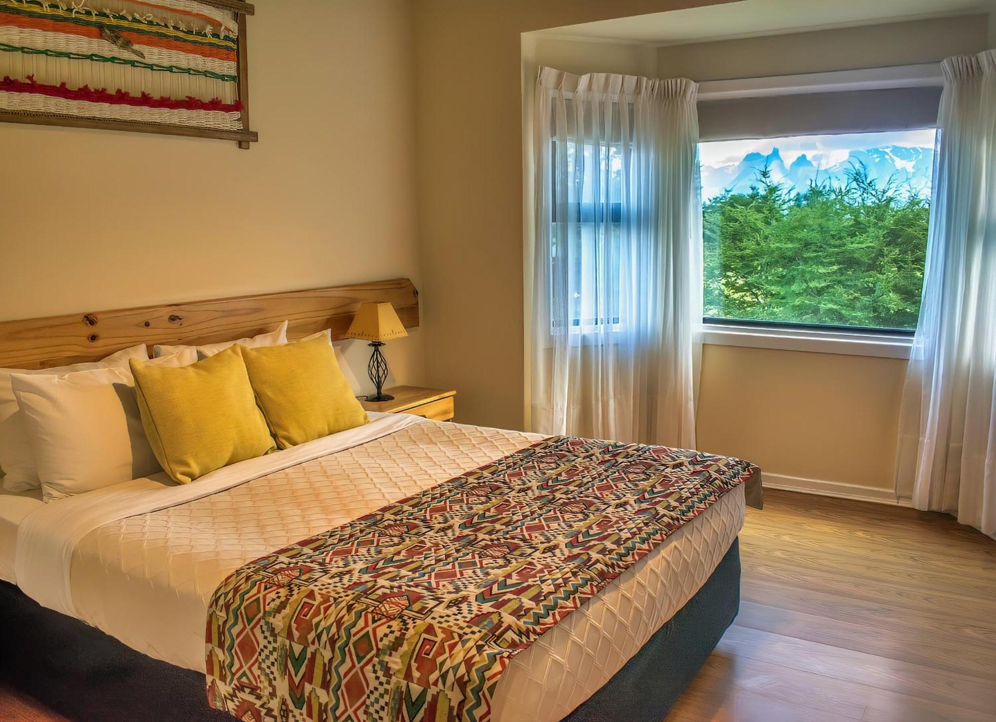 Quarto com Cama de Casal ou 2 de Solteiro