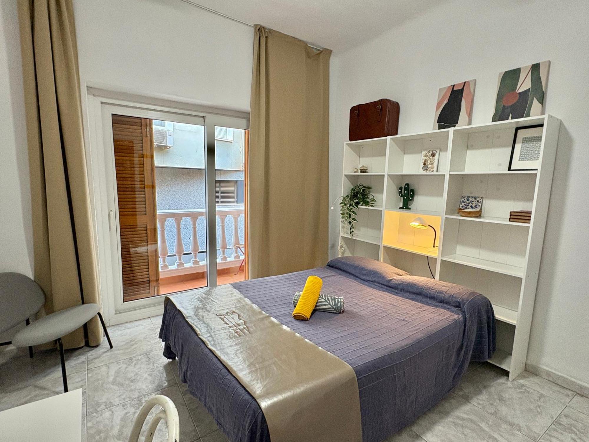 Quarto Duplo com Varanda e Casa de Banho Partilhada