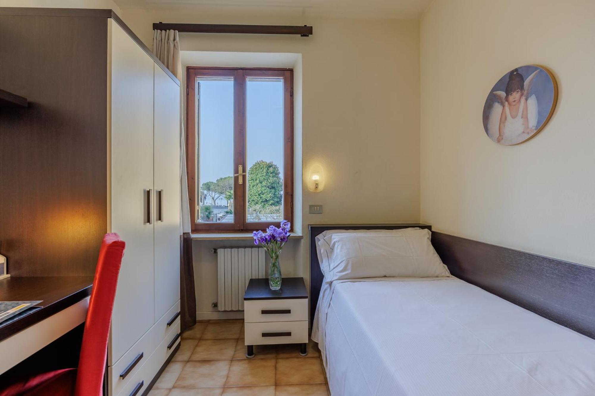 Single Room,1662981315:JPEG