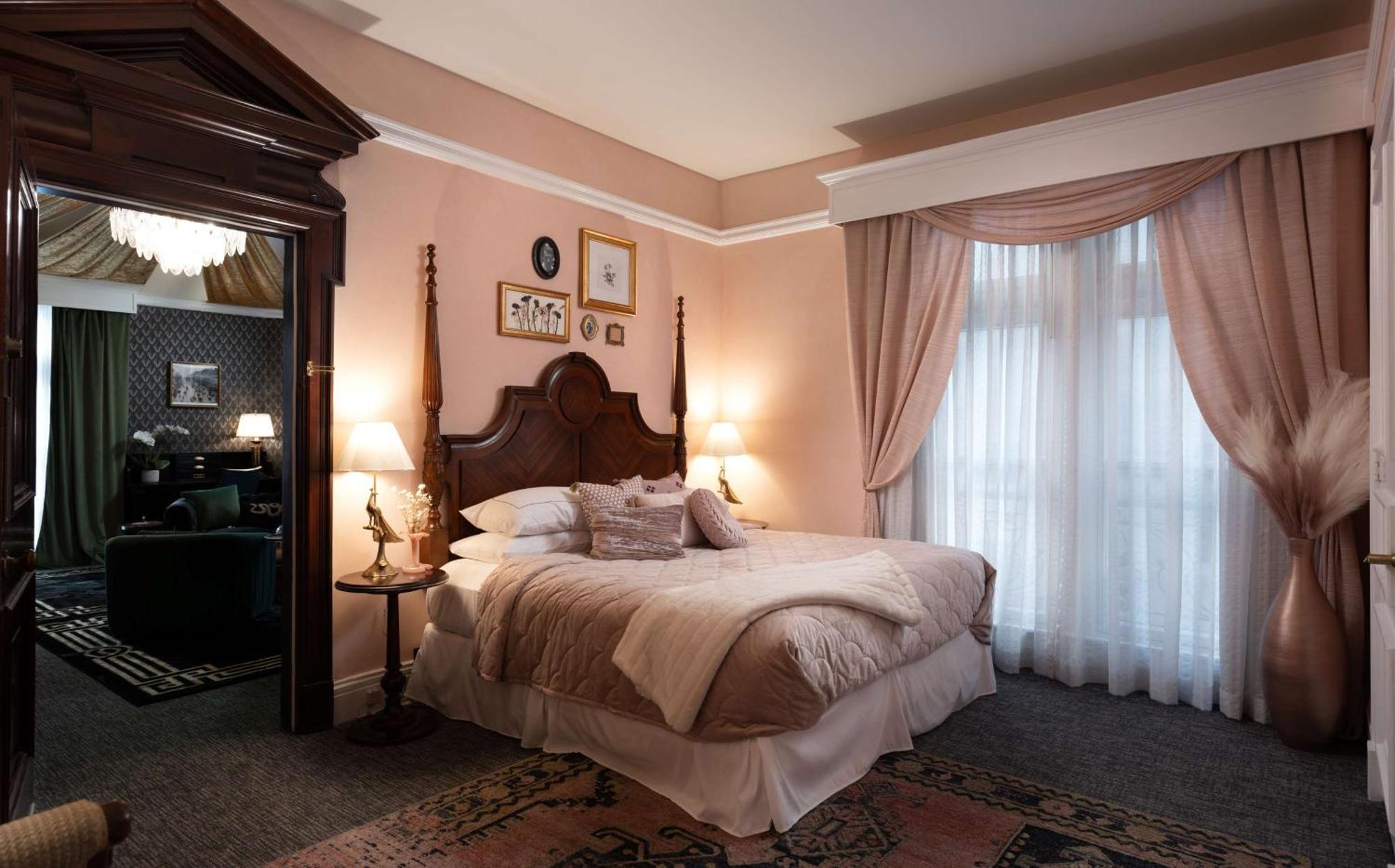 Gatsby Suite - King Bedroom
