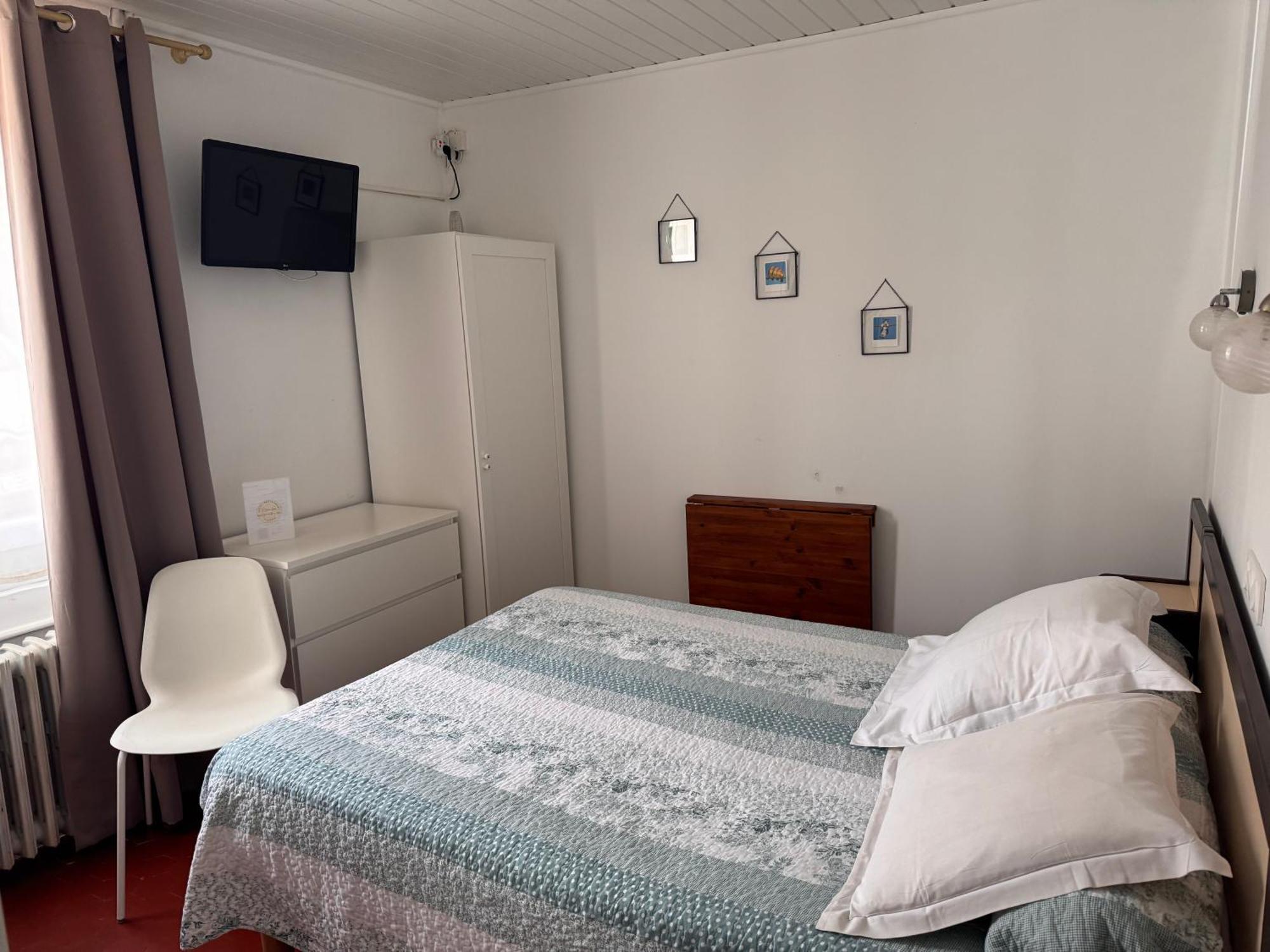 Double Room with Shared Toilet,1663022394:JPEG