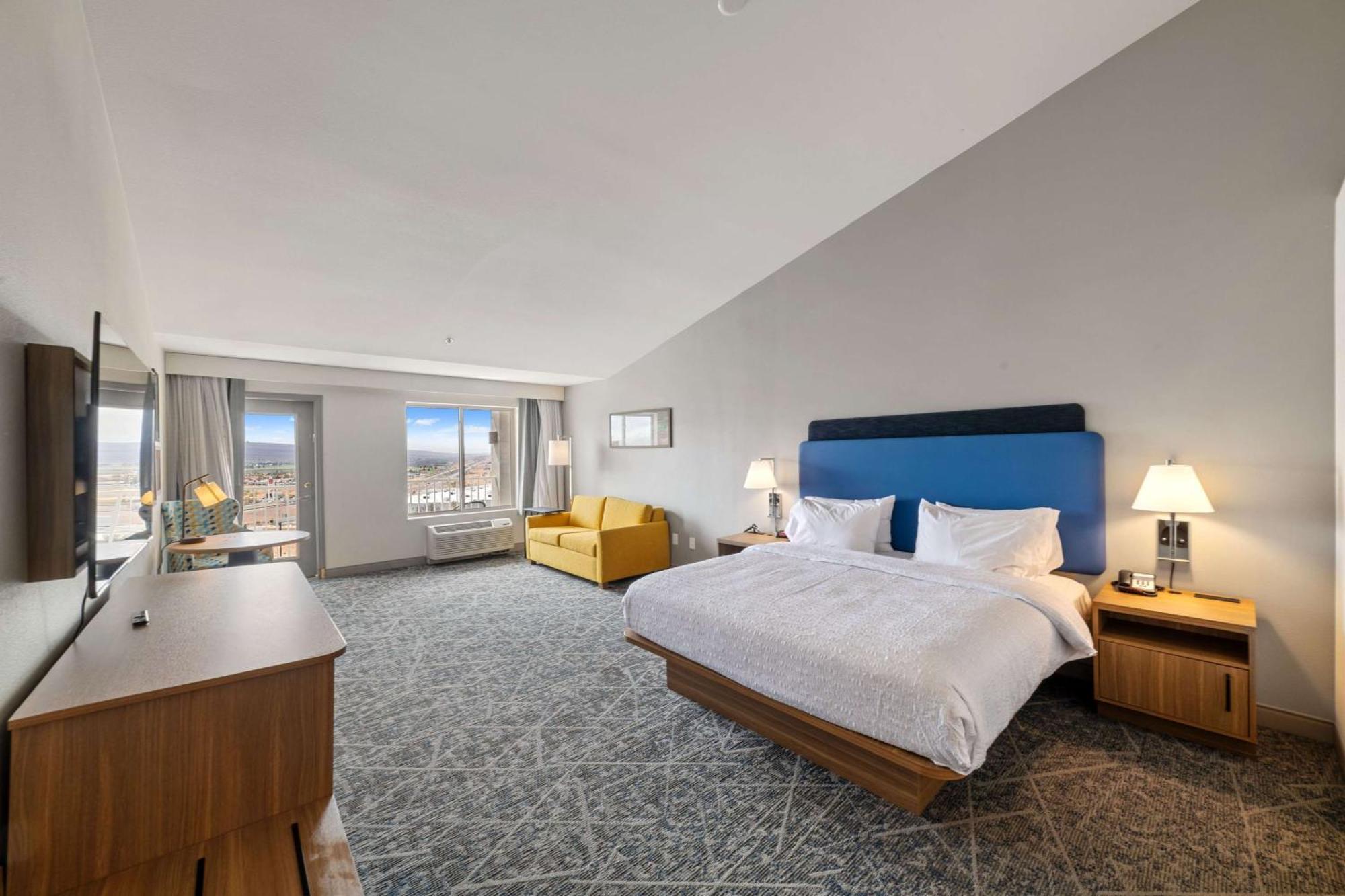 King Studio Suite with Balcony