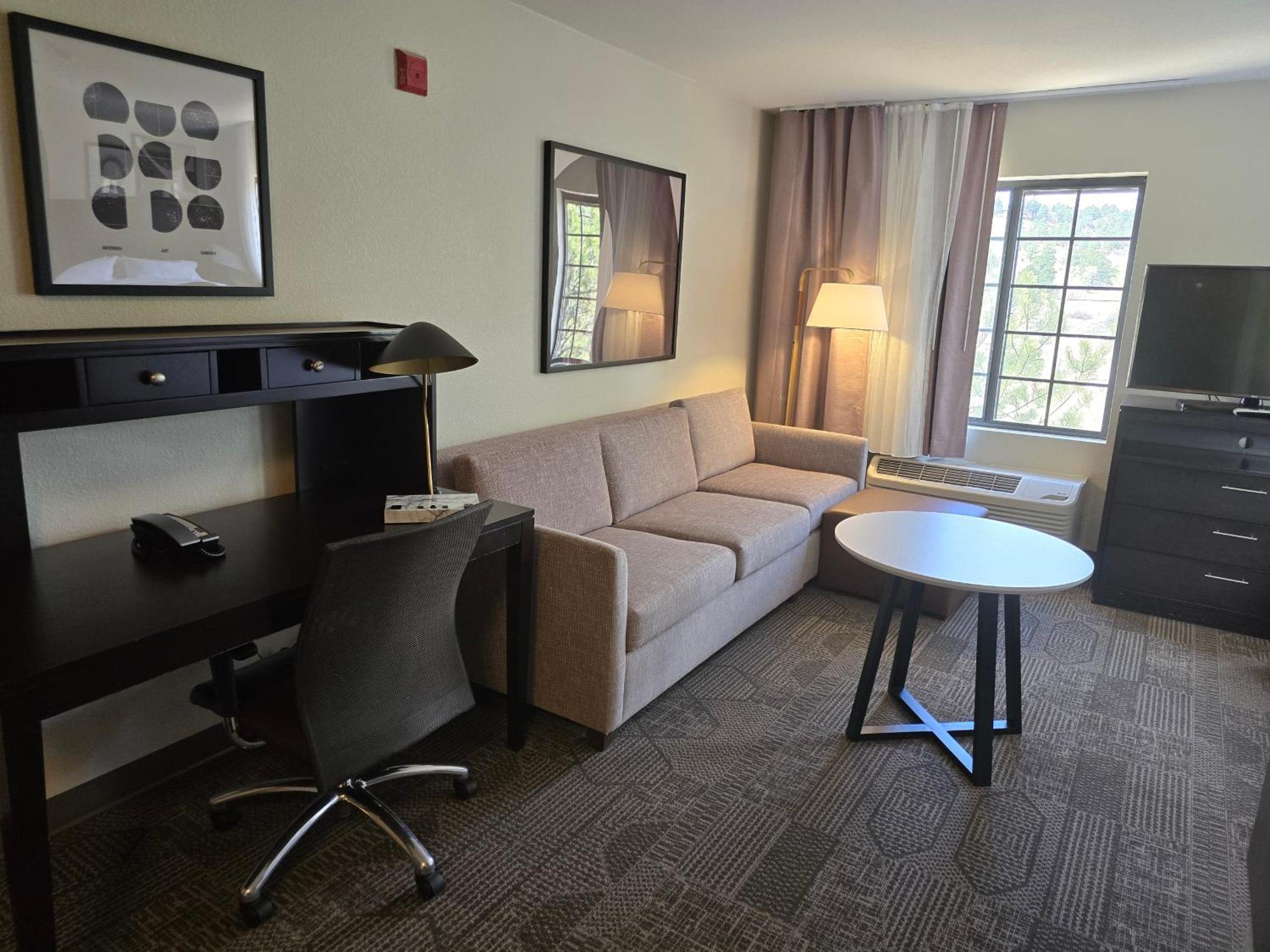 One-Bedroom King Suite