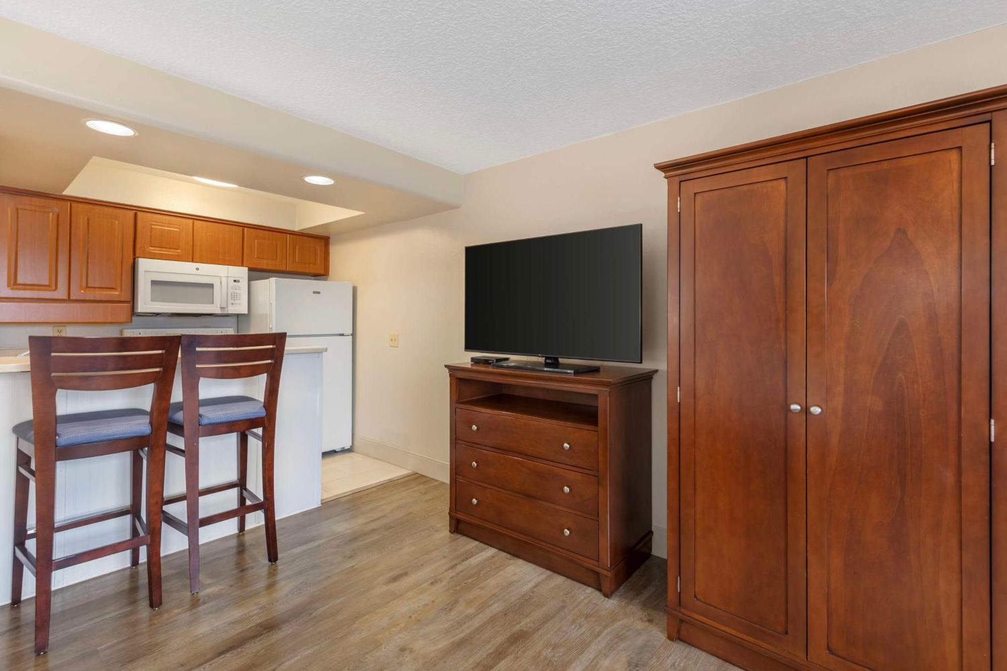 Deluxe King Room with Kitchen,1665400016:JPEG