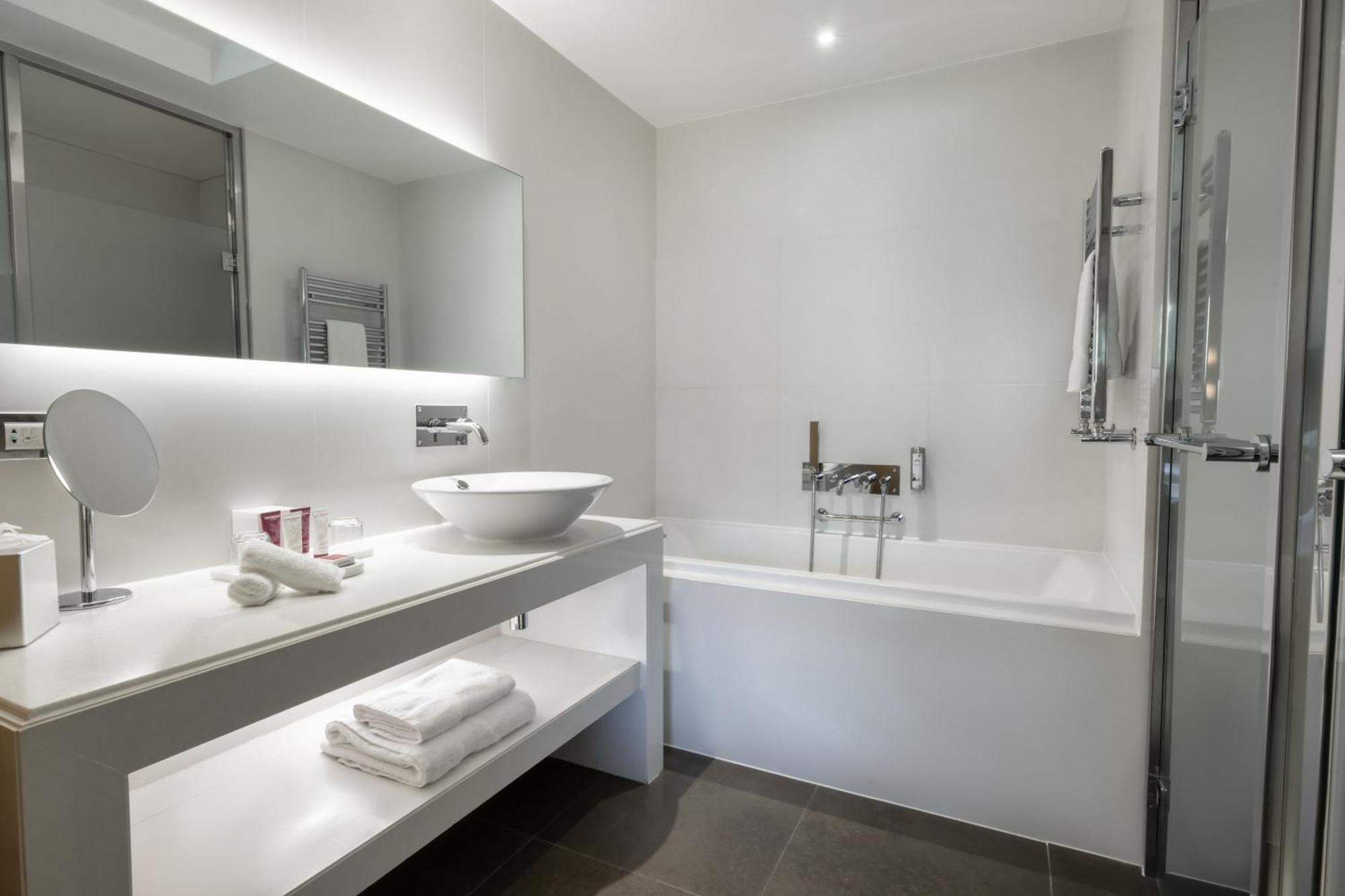 Exclusive Twin Room with Sea View,1666033679:JPEG