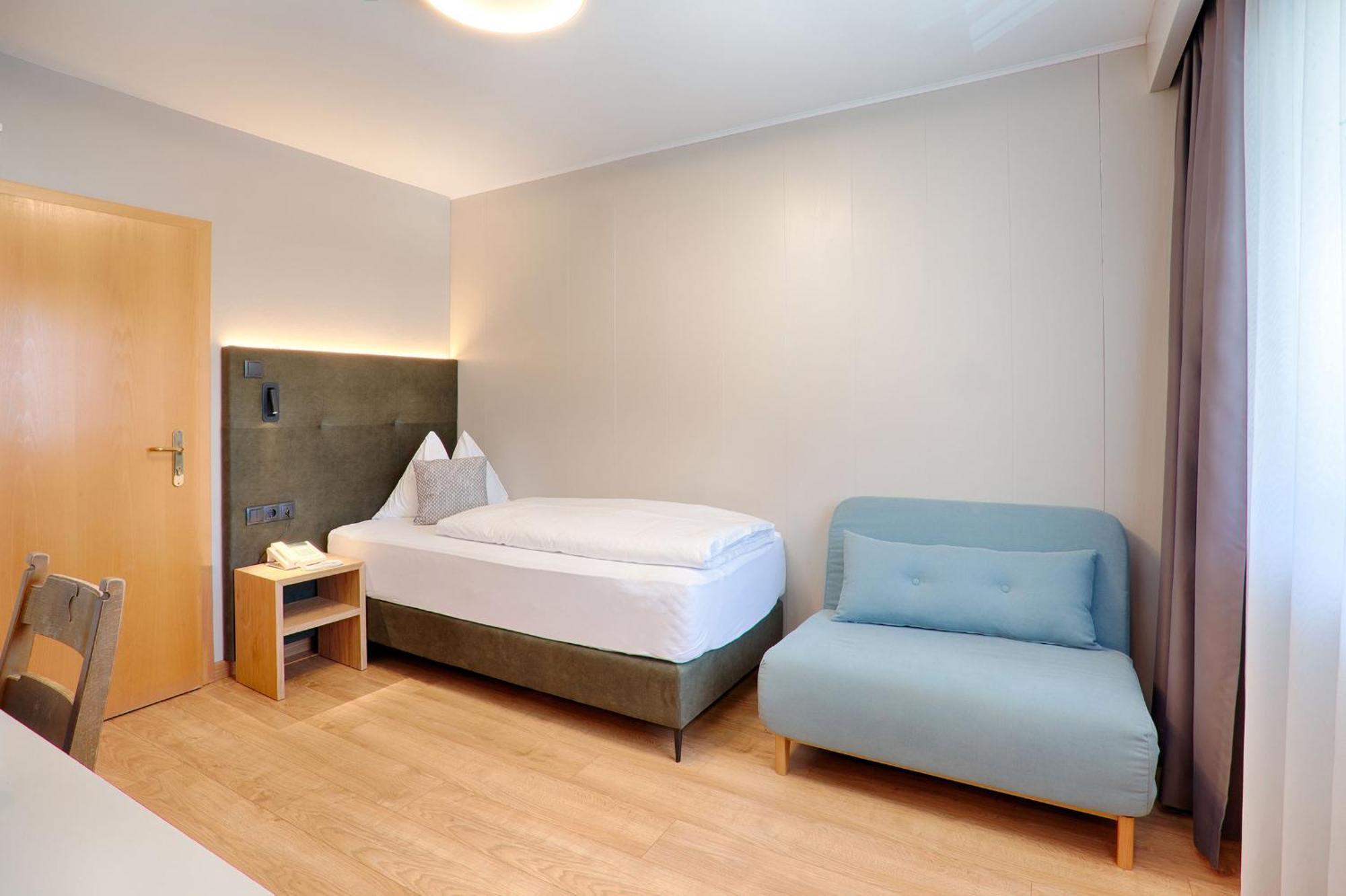Standard Single Room,1666035233:JPEG