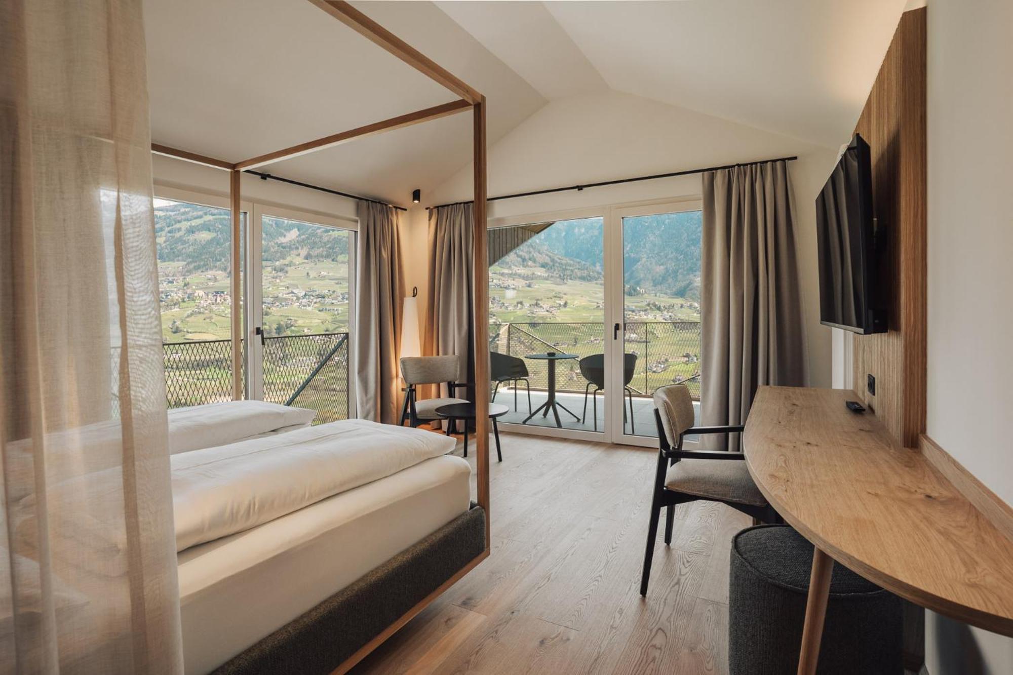Suite Balcony,1666039621:JPEG