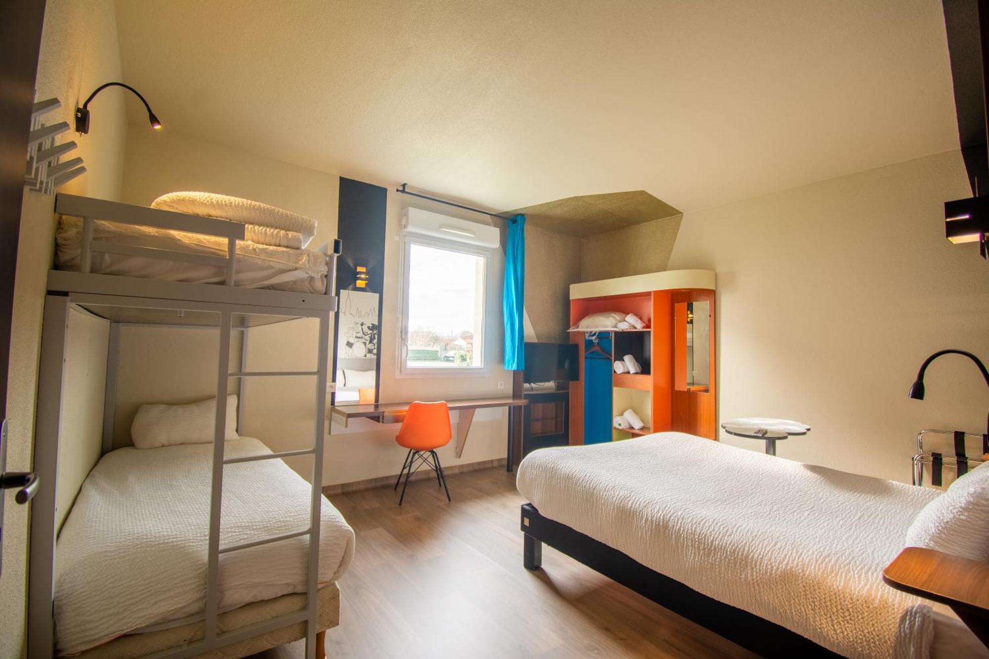 Chambre Familiale avec Lit Queen-Size et Lit Superposé