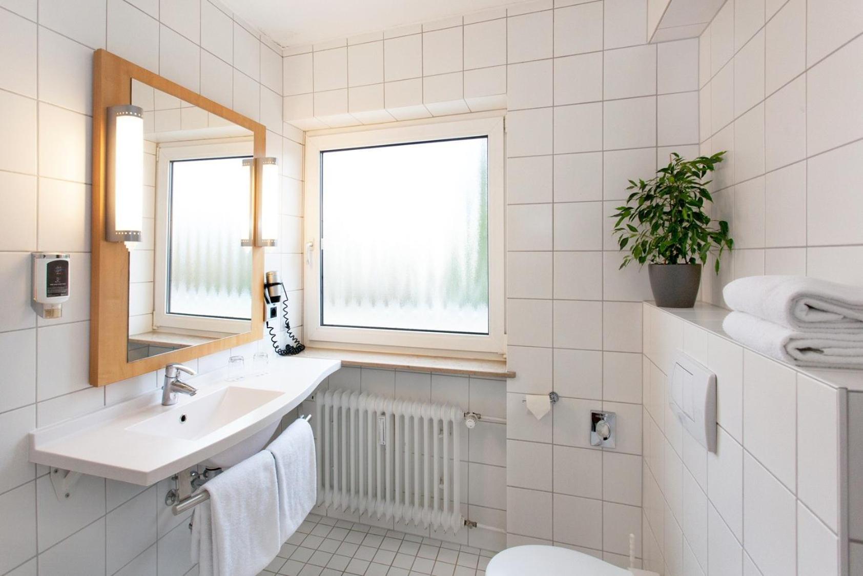 Double Room,1770442267:JPEG