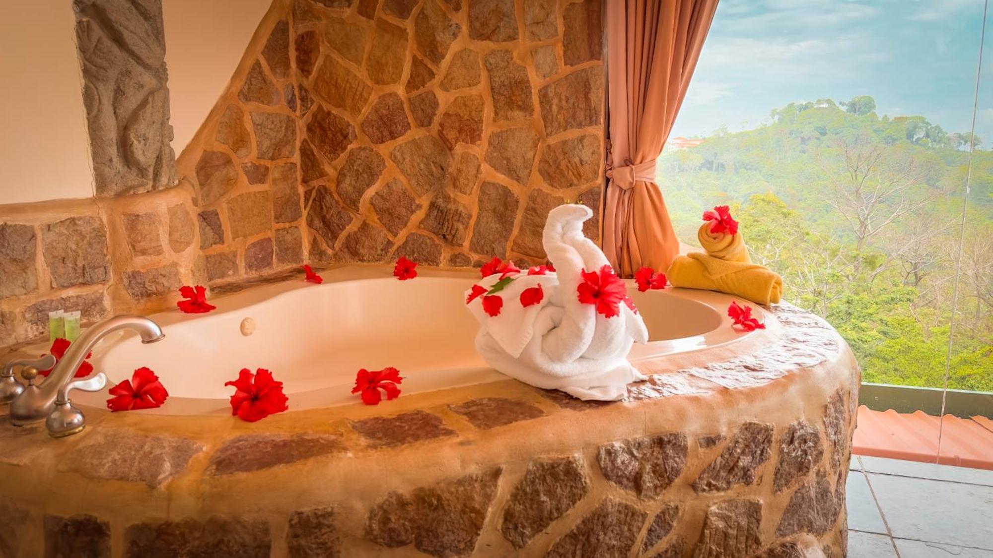 Vista Suite with Panoramic Ocean View