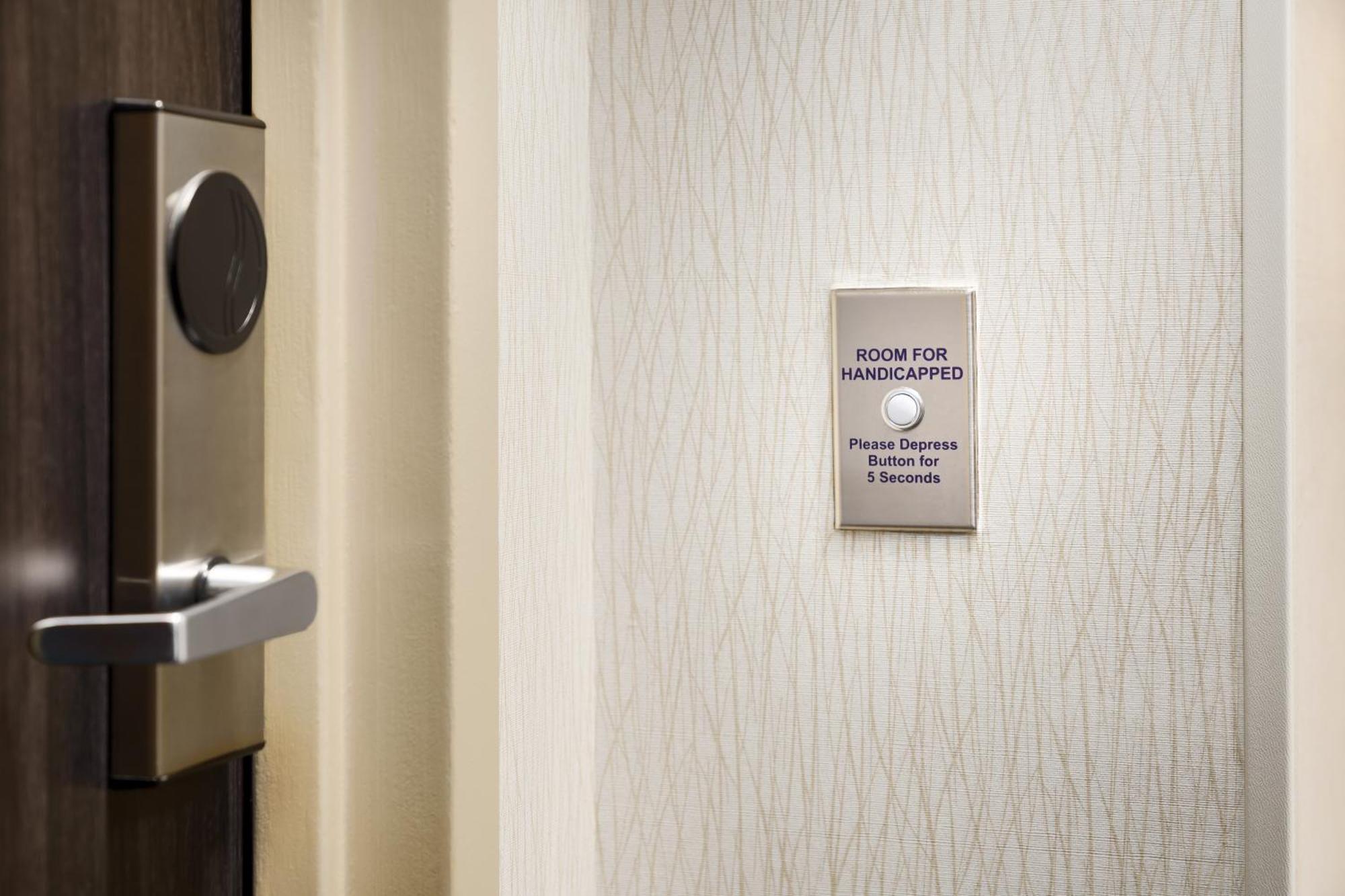 Chambre Lit King-Size - Adaptée aux Personnes Malentendantes - Non-Fumeurs